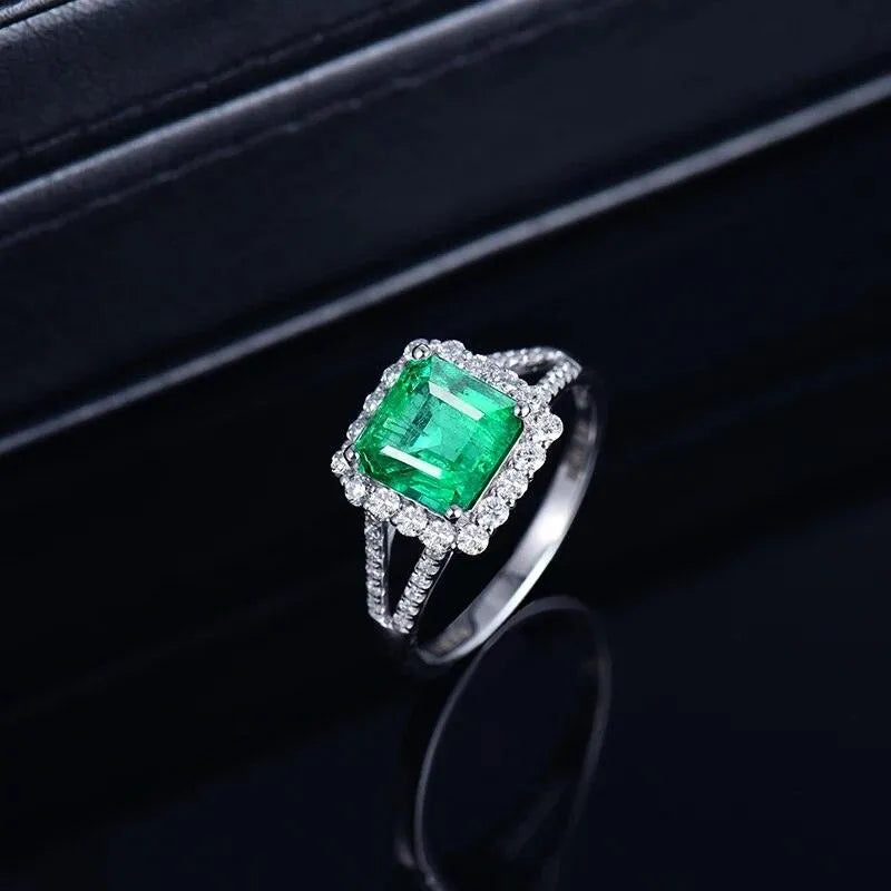18K White Gold Diamond & Emerald Ring for Women - 8x8mm Sparkling Solid AU750 Wedding Band, Anniversary Gift, Trendy 2022 Jewelry - Perfect for Engagement, Party & Special Occasions