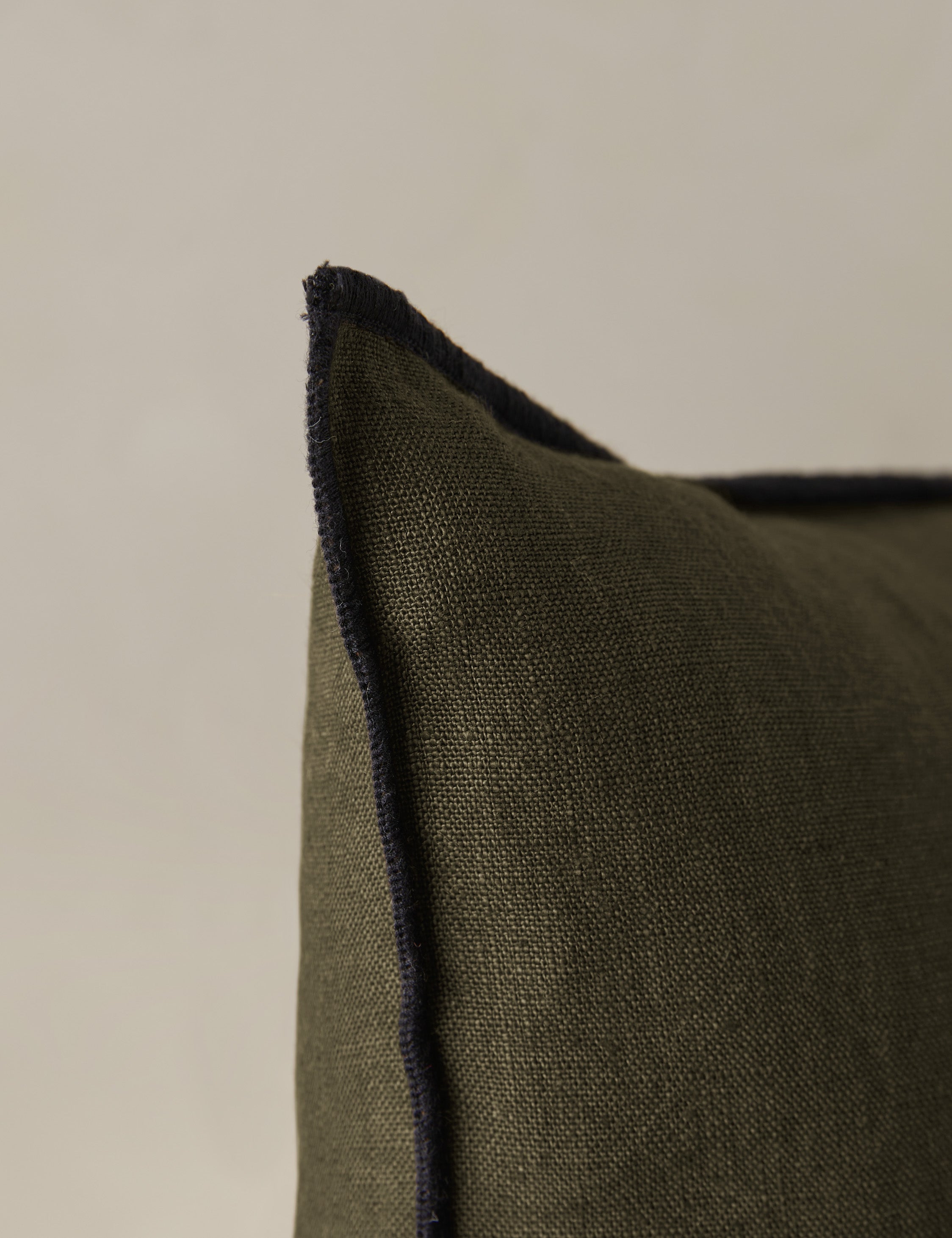 Carys Contrast Linen Pillow - Soft & Breathable Decorative Throw Pillow for Sofa, Bed, Couch - Perfect for Living Room, Bedroom & Home Decor