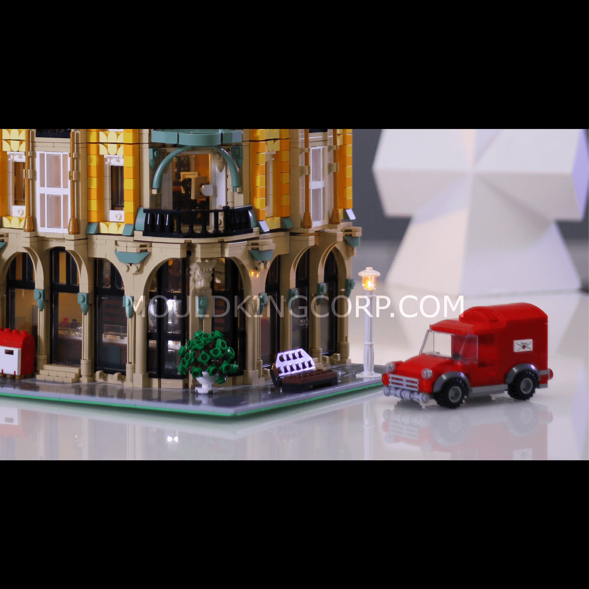 MOULD KING 16010 Corner Post Office Building Set - 4,030 Piece Model Kit for Adults & Teens | Creative Architecture Toy for Home Decoration, Gift & Display