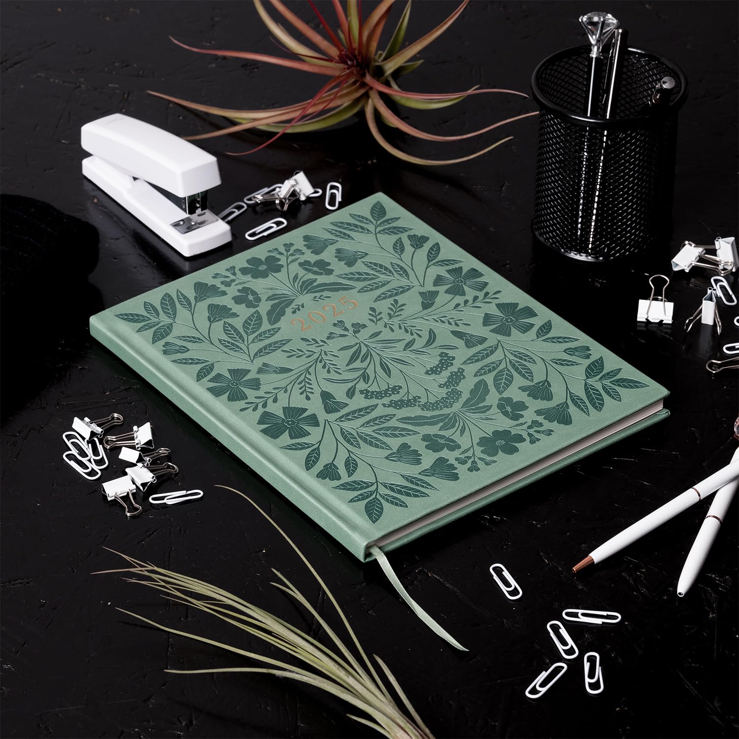 Eccolo 2025 Large Agenda Planner - 12 Month Weekly & Monthly Organizer with Habit & Gratitude Tracker, Hardcover 8x10