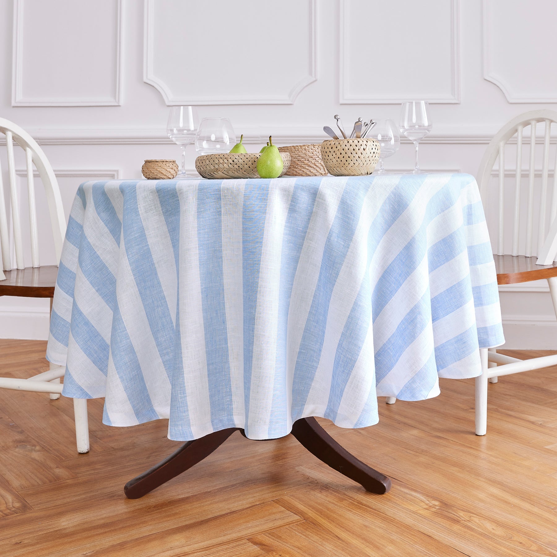 Stylish Cabana Stripe Round Tablecloth - Waterproof & Washable - Perfect for Outdoor Dining, Picnics, and Beach Parties