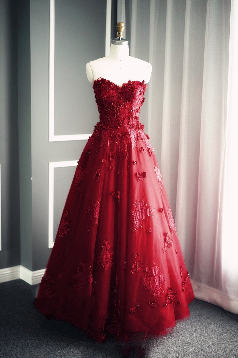 Elegant A-Line Floral Lace Beaded Sweetheart Tulle Evening Gown - Long Prom Dress for Women | Perfect for Formal Dances, Weddings & Special Occasions