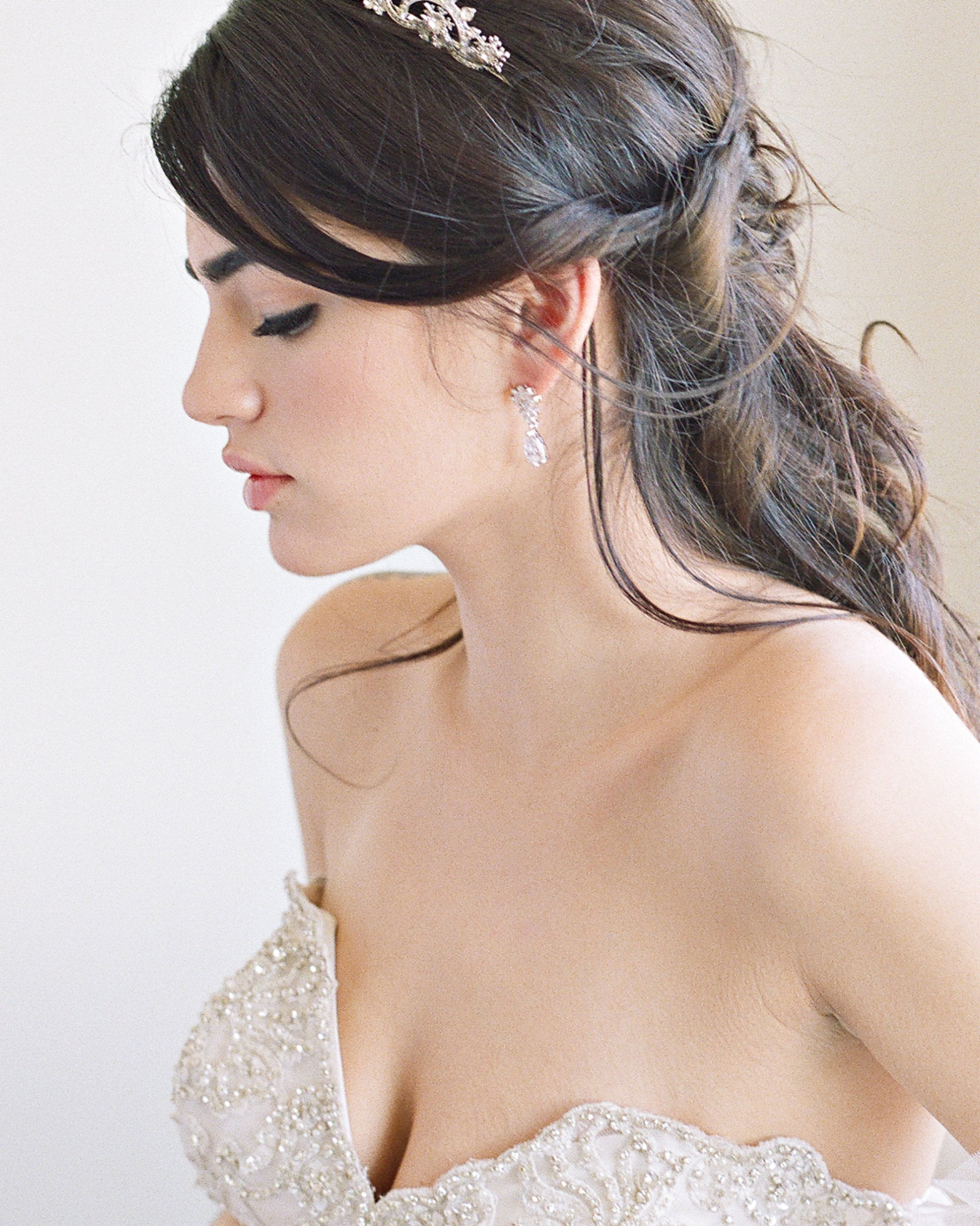 Sophia Simulated Diamond & Pearl Tiara - Elegant Bridal Crown for Weddings, Prom, Pageants & Special Events