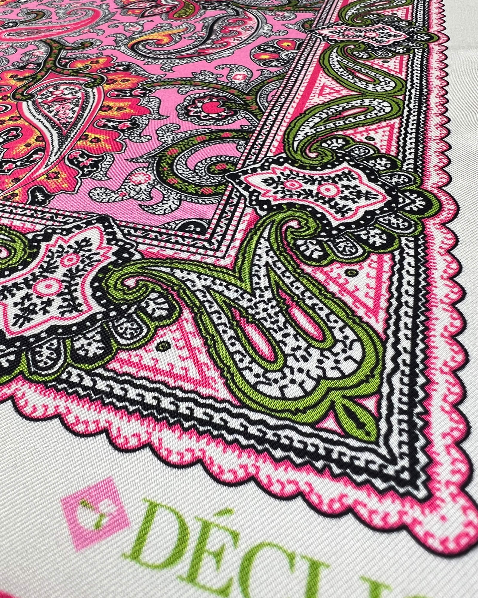 DÉCLIC Bulwark Paisley Pocket Square for Men - Stylish Pink Silk Handkerchief for Suits, Weddings & Formal Events