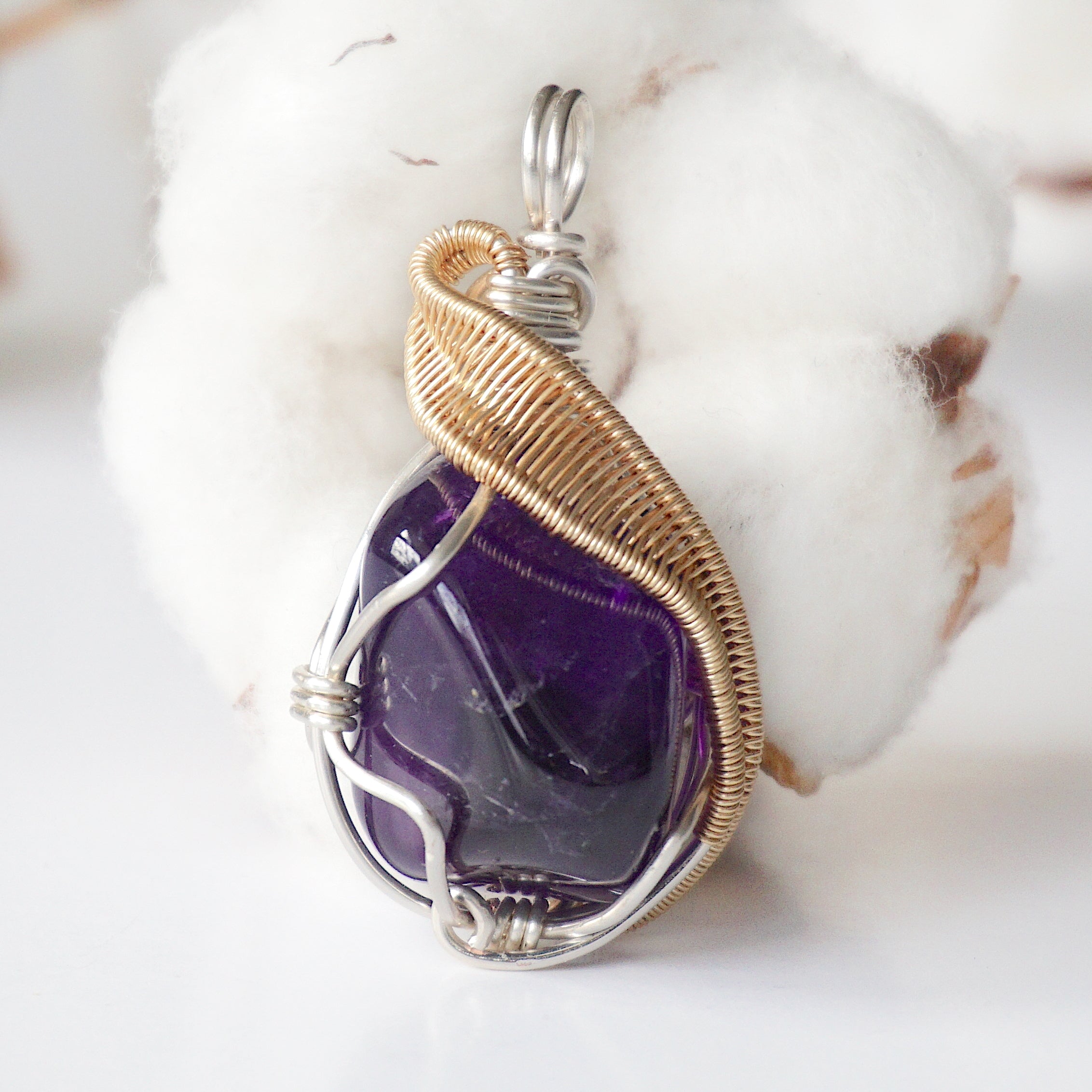 Natural Raw Amethyst Crystal Necklace for Women - Healing Stone Jewelry for Stress Relief & Positive Energy - Perfect for Meditation, Yoga & Spiritual Gifts