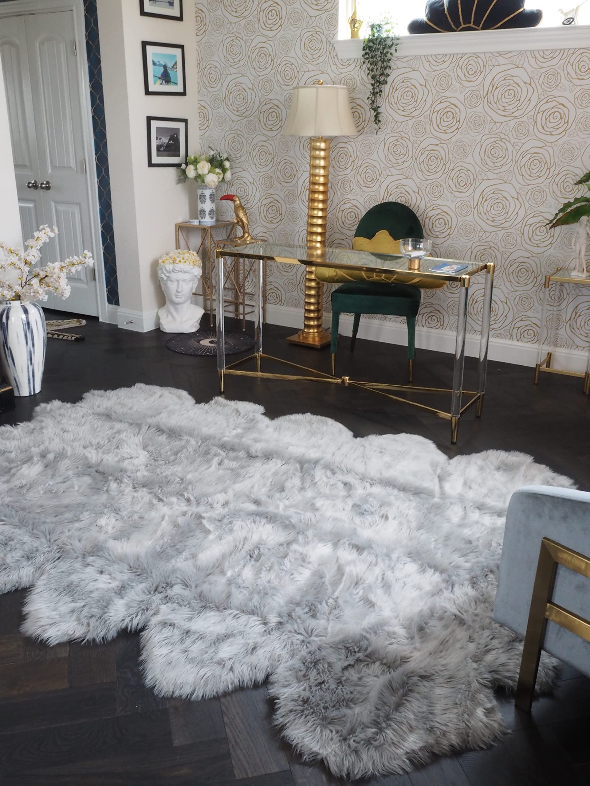 Luxury Faux Fur Rug - 6x9 Feet Imitated Sheepskin Soft & Plush Machine Washable Carpet - Grey Shaggy Area Rug for Bedroom, Living Room, Bathroom - Cozy Home Decor & Warm Floor Mat for Winter Comfort