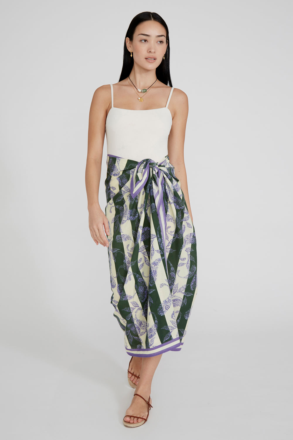 Stylish Paisley Sarong with Bellflower Print - Lightweight Beach Wrap, Summer Cover-Up for Women - Perfect for Pool, Beach, and Vacation Outfits