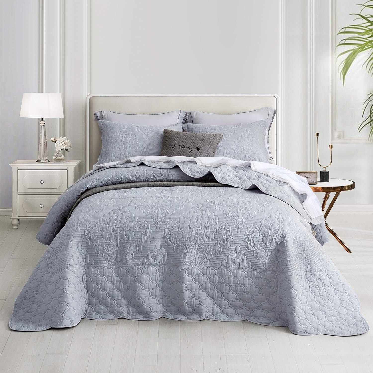 CHIXIN Queen Size Lightweight Bedspread Coverlet Set - 4 Piece Reversible Ultrasonic Quilting Bedding - Elegant Damask Paisley Pattern (Queen, Light Grey) - Perfect for Guest Rooms, Master Bedrooms & Cozy Home Decor