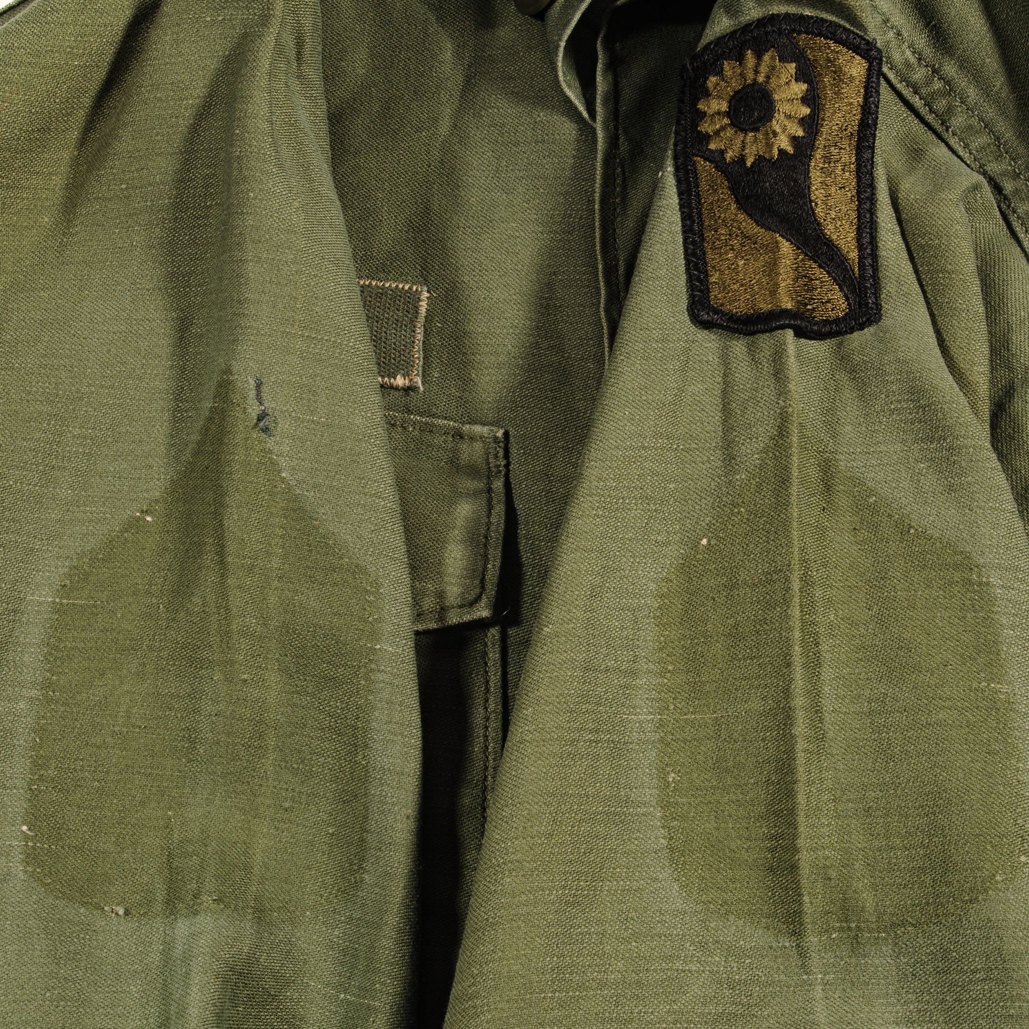 Vintage 1960s US Army Utility Shirt P64 with 137th Infantry Regiment & 69th Infantry Brigade Patches - Vietnam War Military Collectible for Reenactments, Display & History Buffs