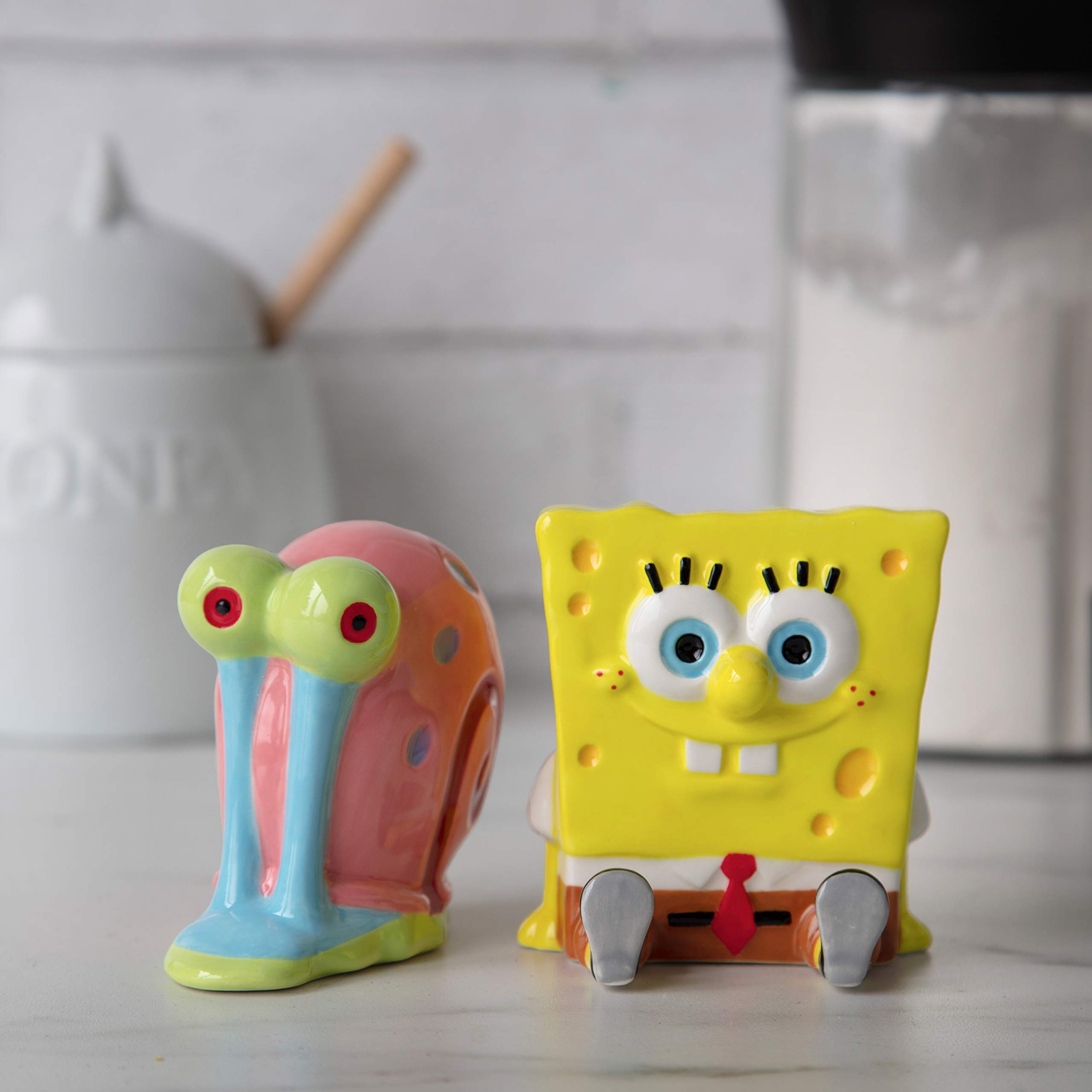 SpongeBob SquarePants Salt and Pepper Shaker Set - Ceramic Kitchen Seasoning Dispenser with SpongeBob & Gary Designs - Perfect for Home, Restaurant, and Gift Giving