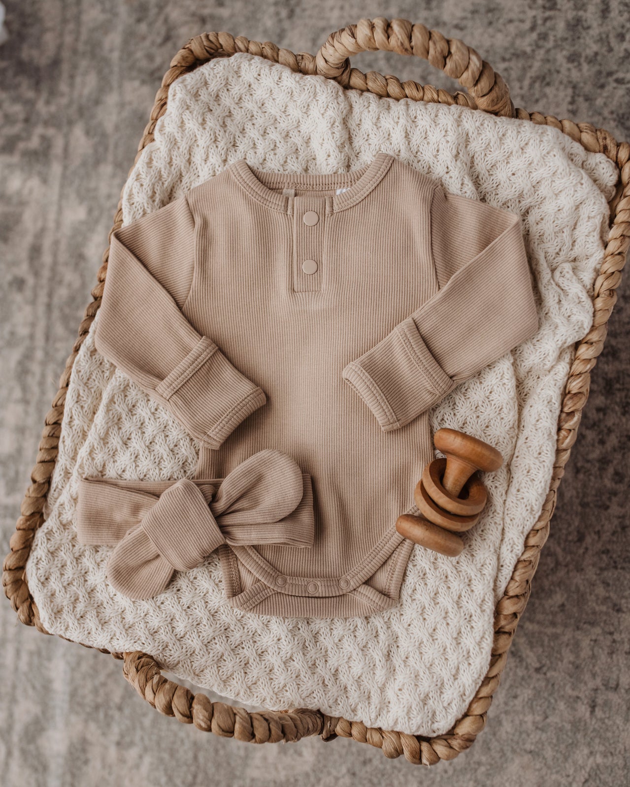 Organic Ribbed Long Sleeve Bodysuit for Women - Soft & Comfortable Snuggle Hunny Baby Outfit - Perfect for Newborns, Infants & Toddlers - Ideal for Playtime, Family Photos & Everyday Wear