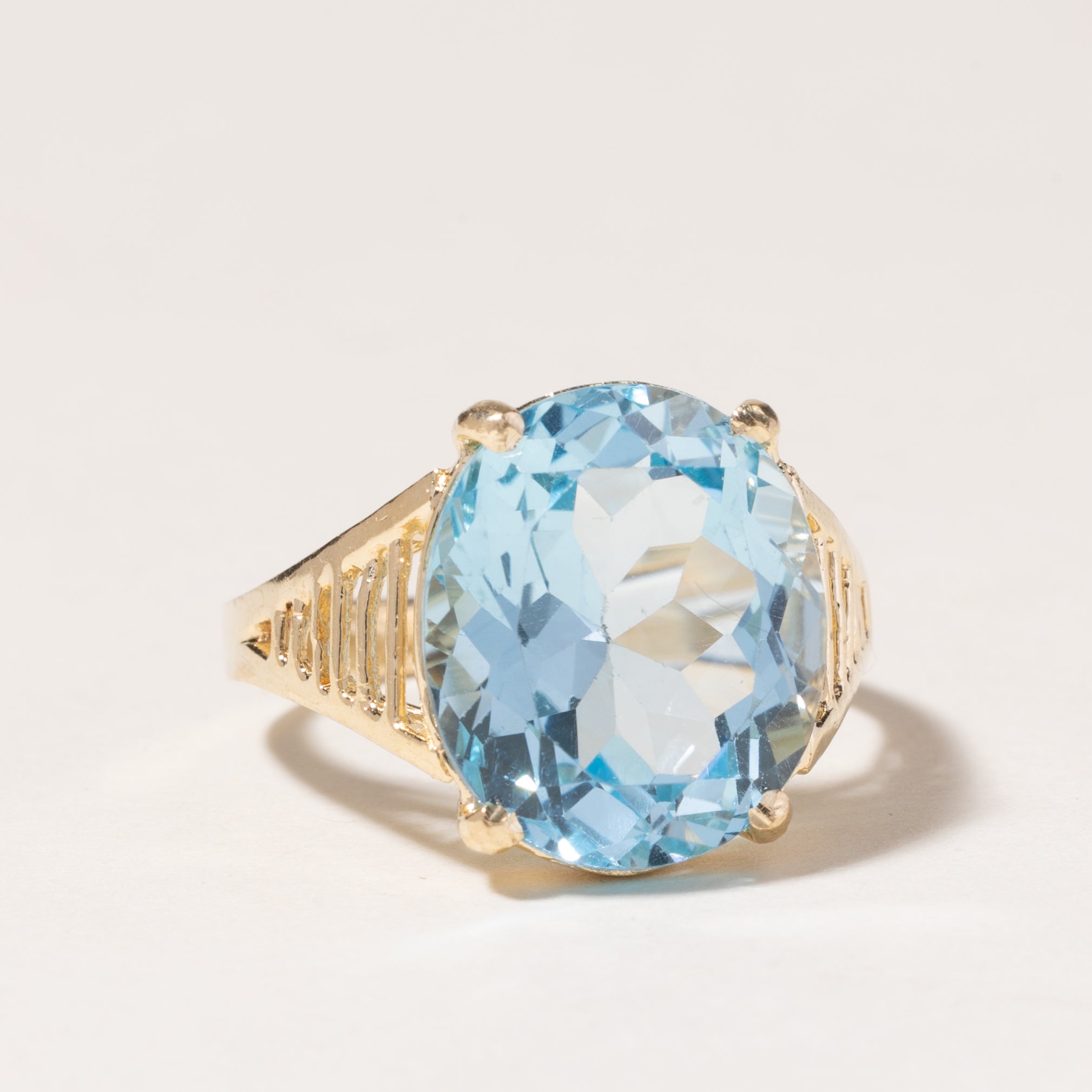 14K Yellow Gold Blue Topaz Cocktail Ring for Women - 9.30ct Oval Cut Gemstone Ring - Size 6 - Perfect for Evening Parties, Weddings & Special Occasions
