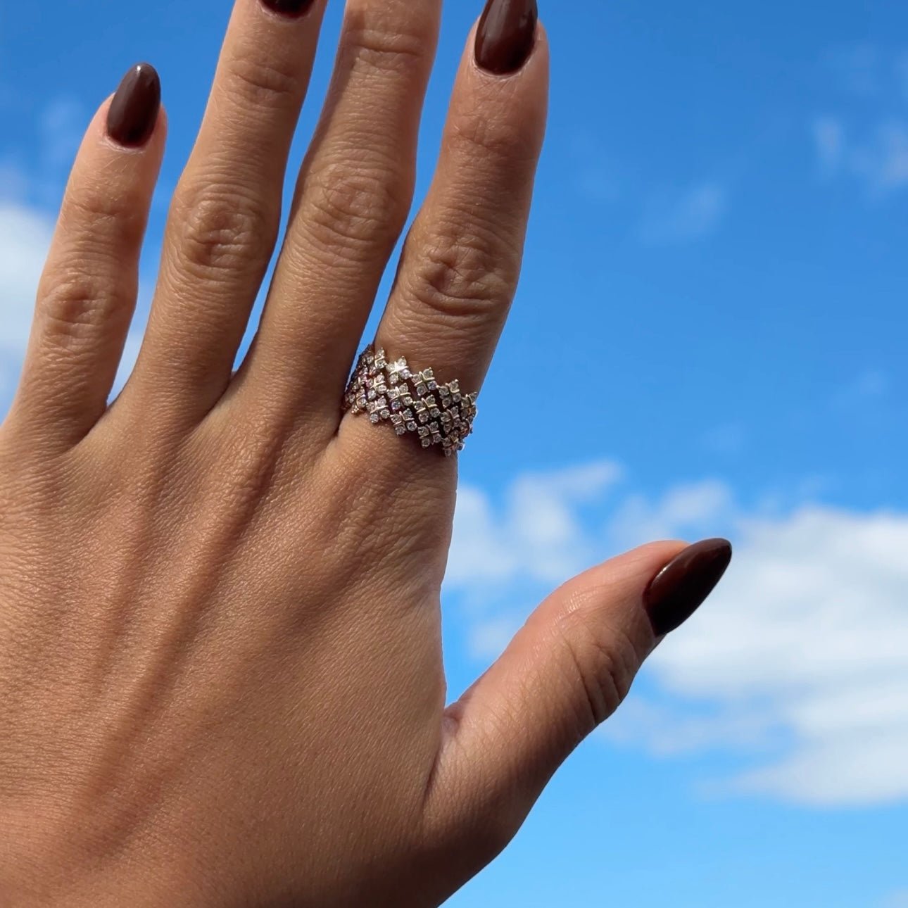 14K Rose Gold Diamond Clover Criss Cross Eternity Ring for Women - Elegant Wedding Band, Anniversary Gift, or Everyday Jewelry - Perfect for Romantic Occasions, Date Nights & Special Celebrations