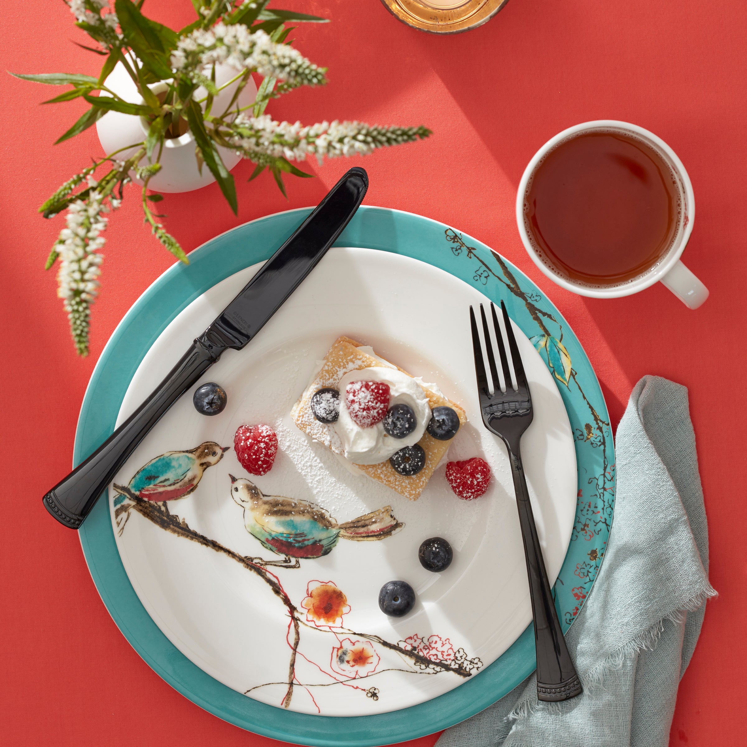 Chirp Saucer Party Plates - 10 Inch Colorful Disposable Plastic Plates for Birthday, Wedding, Baby Shower & Holiday Celebrations