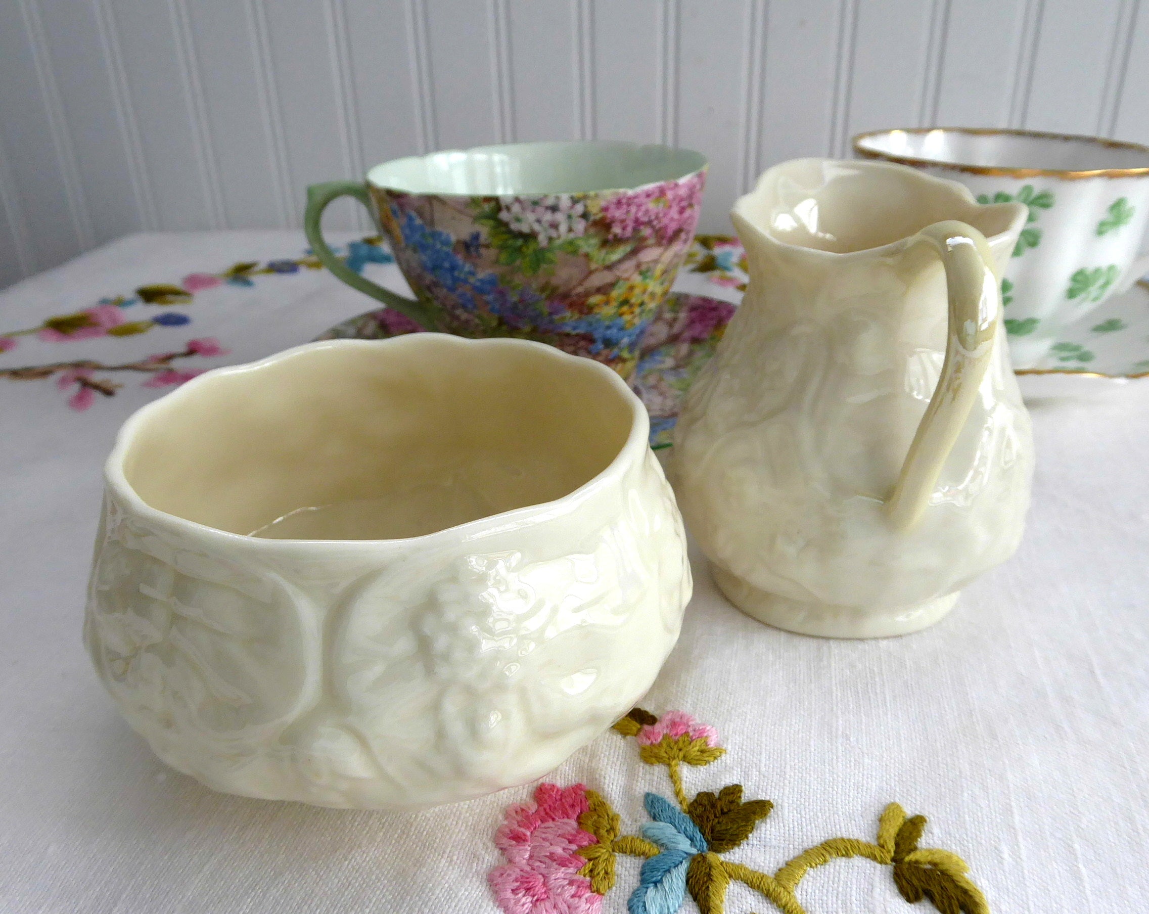 Belleek Ireland Cream and Sugar Set - Lotus Bacchus Luster Ceramic Vintage 1981 - Perfect for Afternoon Tea and Collectible Display