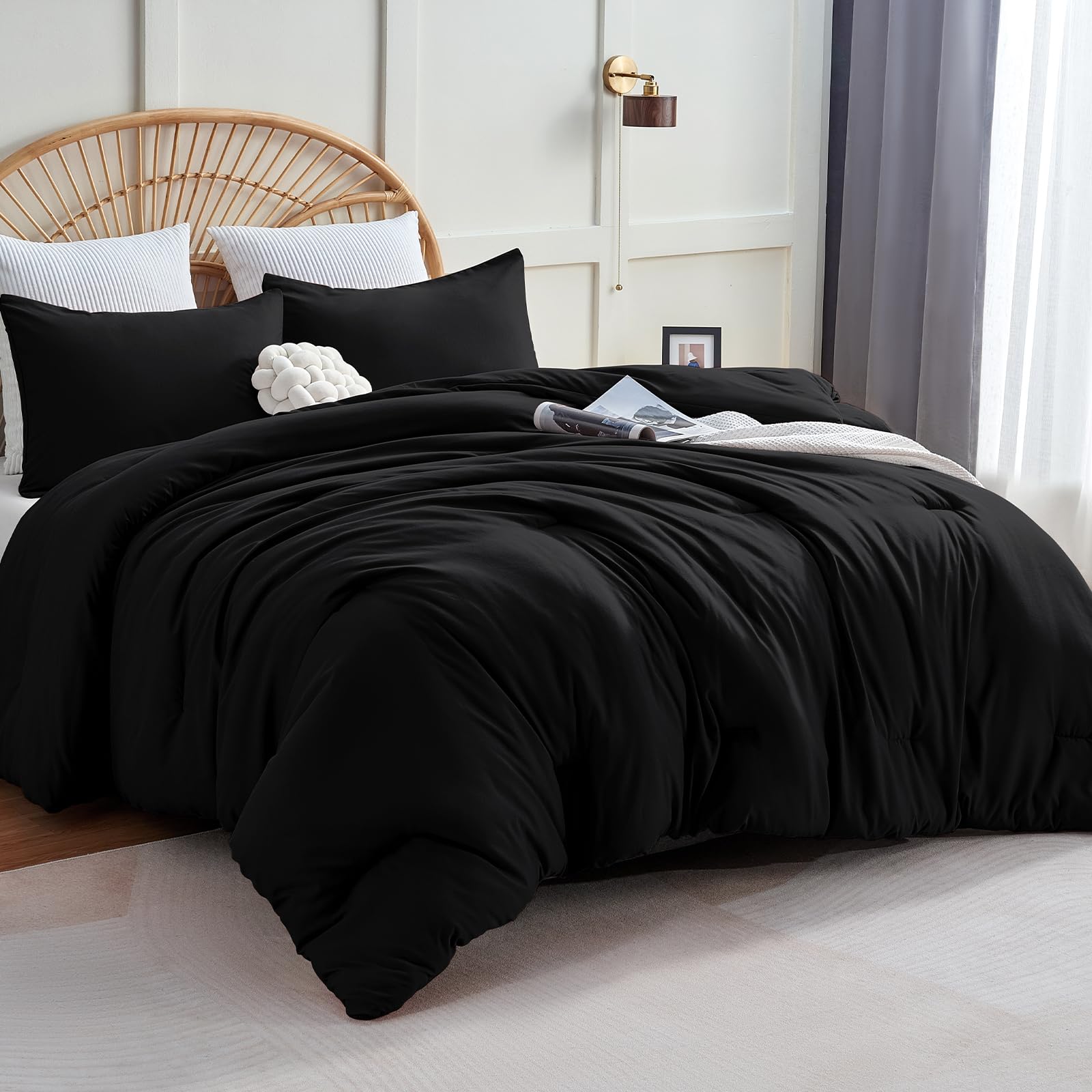Premium King Size Comforter Set - 3 Piece Black Microfiber Down Alternative Bedding Set with Quilted Design | Ultra Soft & Breathable | Includes 1 Comforter & 2 Pillow Shams | Perfect for Master Bedroom, Guest Room & Luxury Hotel Style Decor