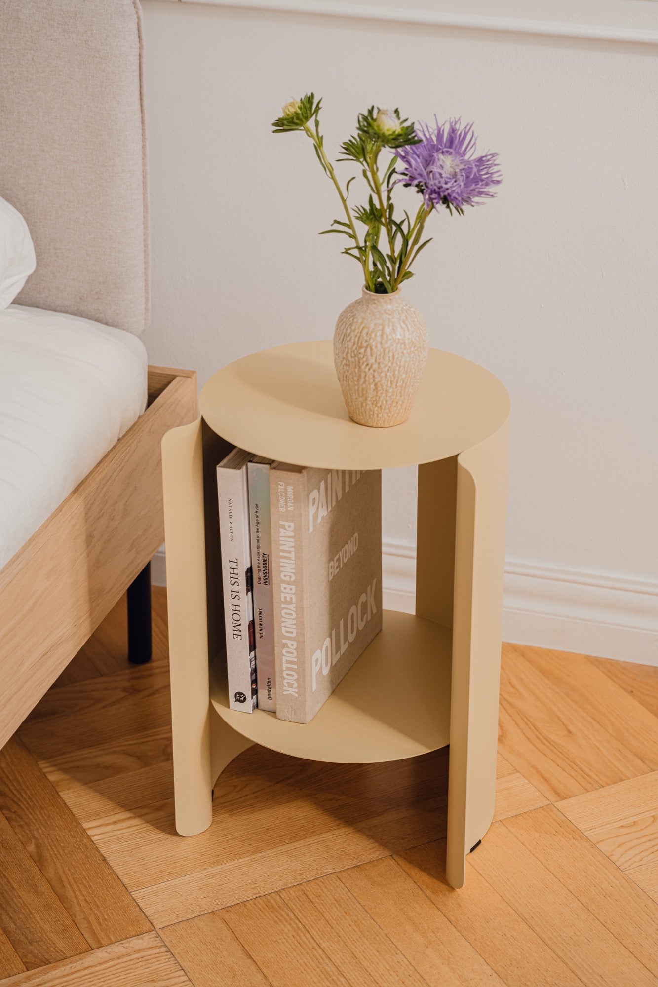 Wa Side Table - Modern Tomato Red End Table for Living Room, Bedroom & Office - Small Accent Table with Sturdy Metal Frame & Wooden Top
