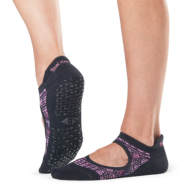 Tavi Noir Emma Grip Socks - Non-Slip Yoga Socks for Women, Anti-Skid Workout Socks with Grips for Pilates, Barre & Home Exercise - Perfect for Yoga, Gym and Fitness Activities