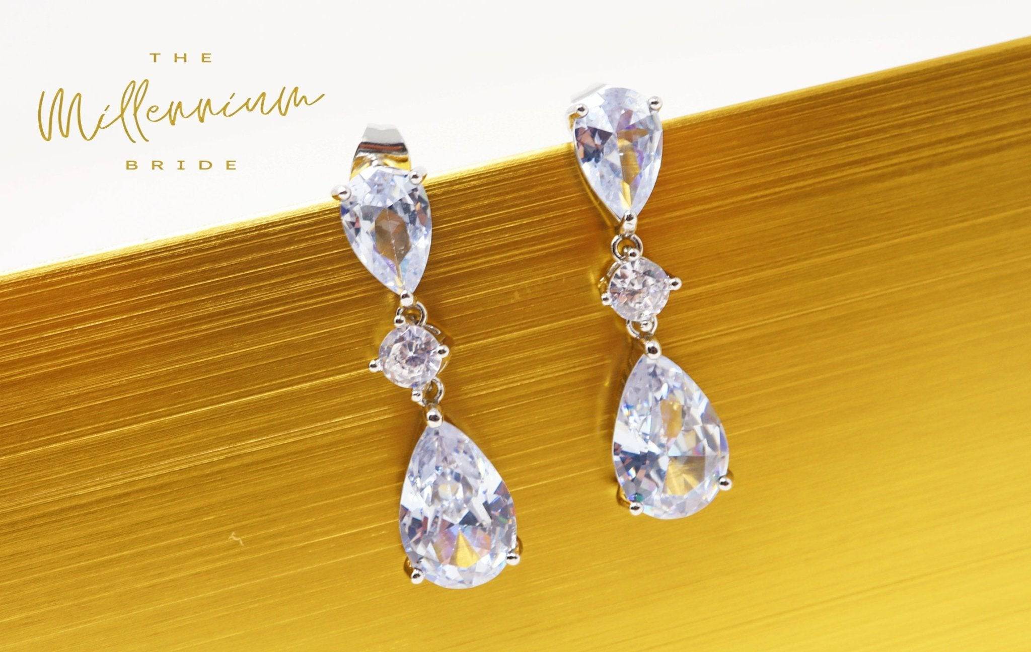 Diamond Teardrop Crystal Earrings – Elegant Long Bridal Earrings for Wedding & Special Occasions | Sparkling Statement Jewelry for Brides & Evening Events