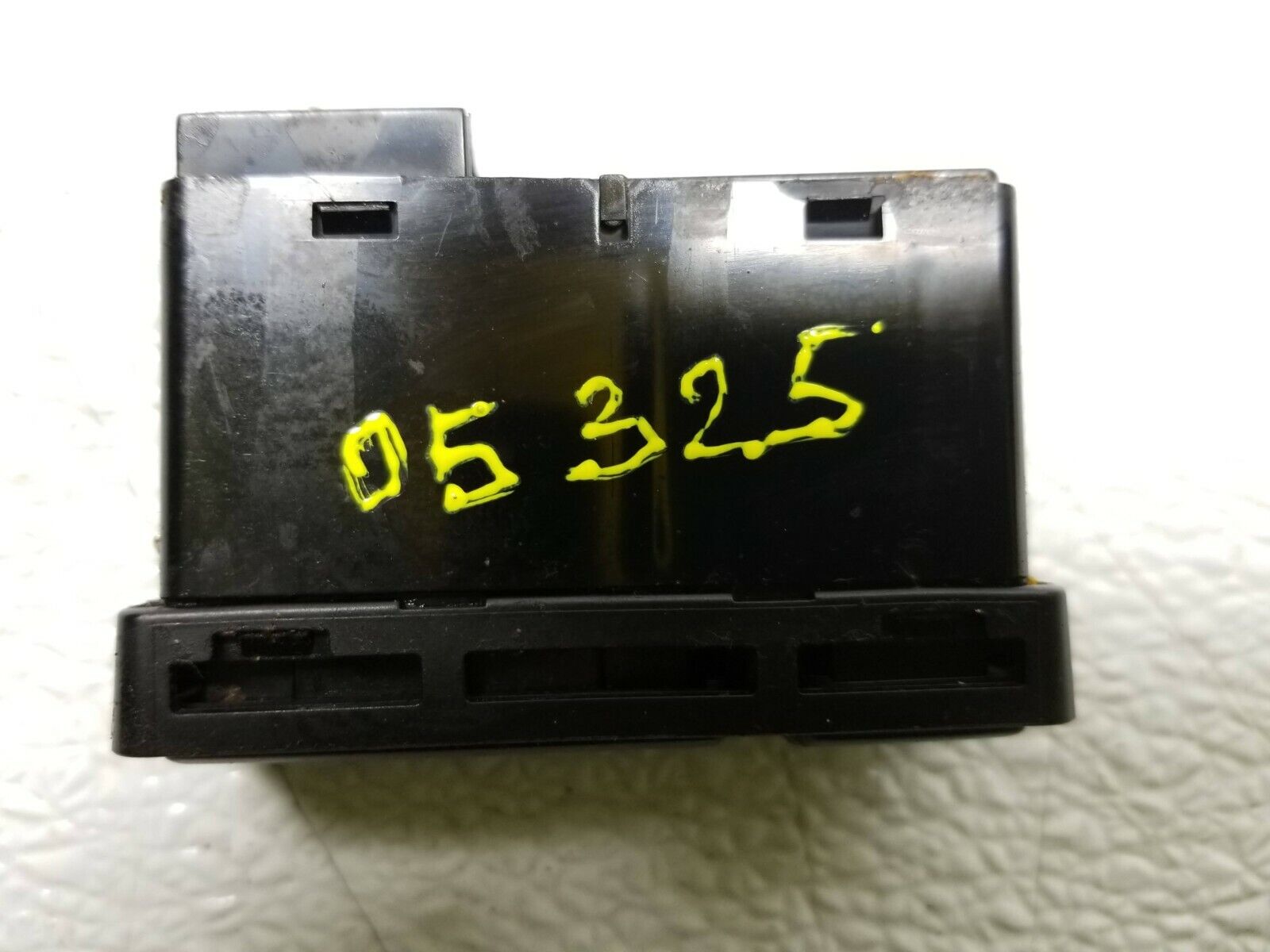 Original BMW E46 Hazard Lock Switch 8368920 OEM Replacement Part - Compatible with 01-05 BMW 3 Series E46 Models - Perfect for Interior Electrical Repair & Maintenance
