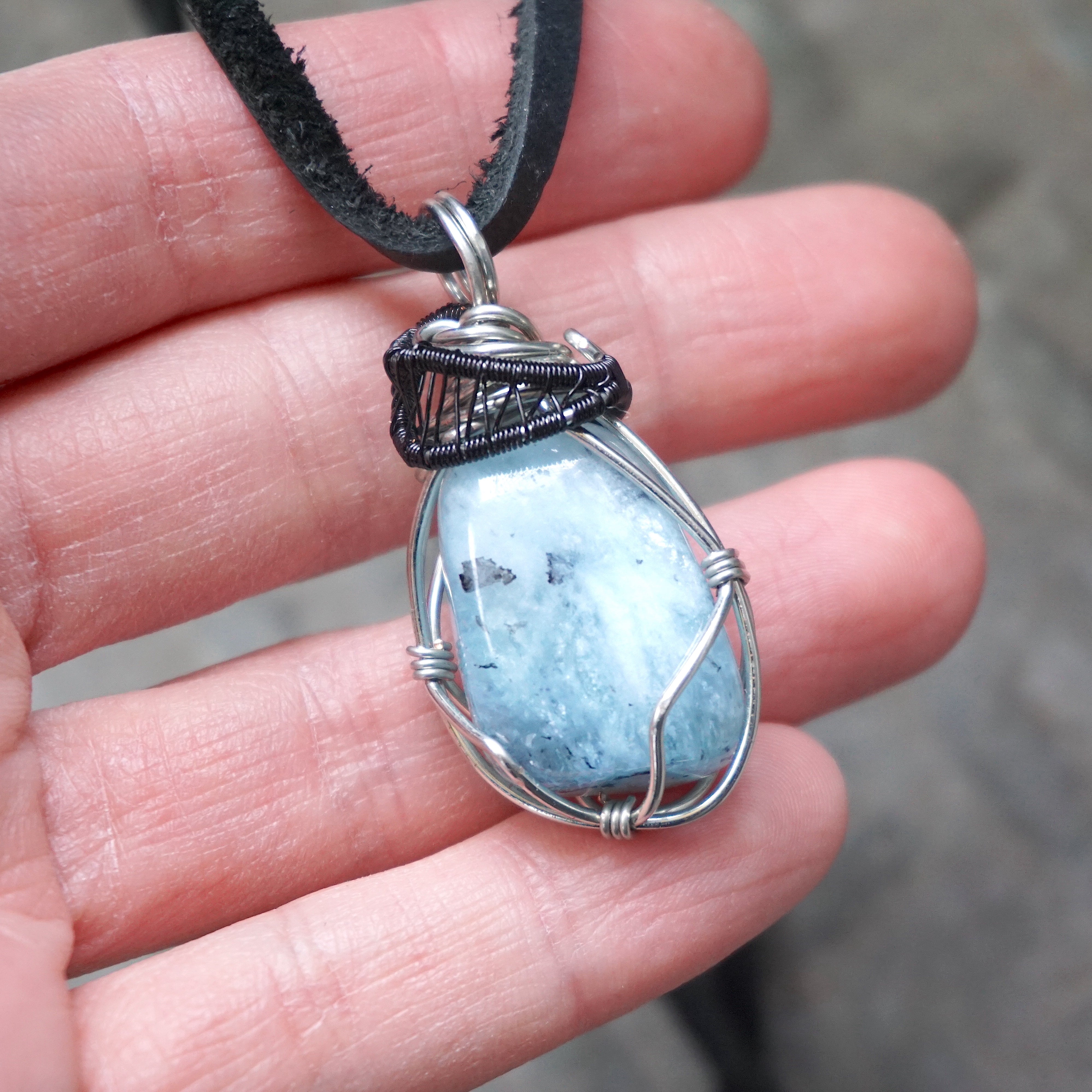 Elegant Aquamarine Crystal Necklace with Mixed Wire Design in Black & Silver Copper – Perfect for Weddings, Parties & Everyday Wear
