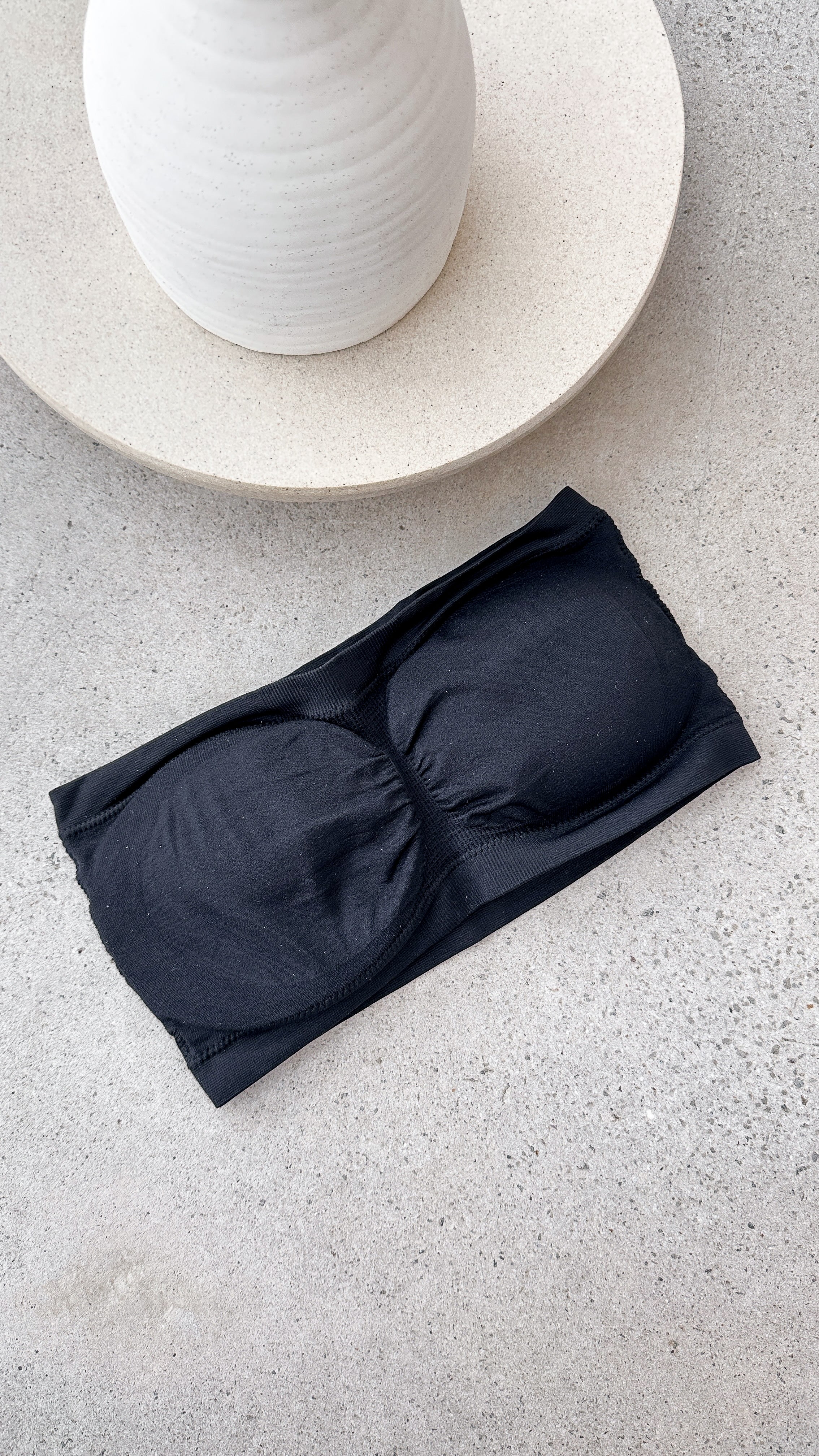 Wireless Bandeau Bra - Seamless Comfort for Yoga, Workout & Lounge - Black