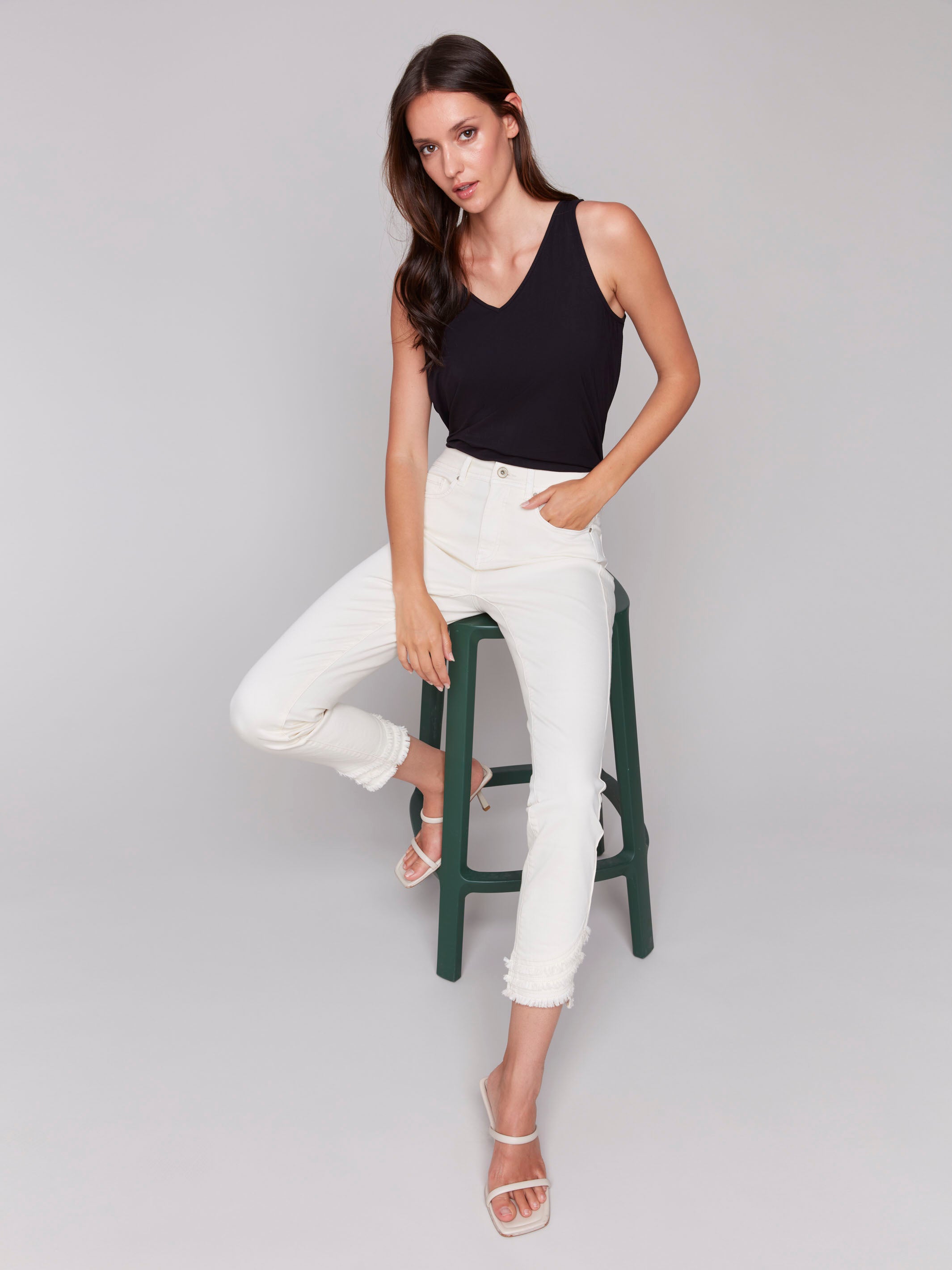 Distressed Hem Denim Jeans for Women - Natural Wash, High Waisted, Comfortable Stretch - Perfect for Casual Outfits & Streetwear Fashion