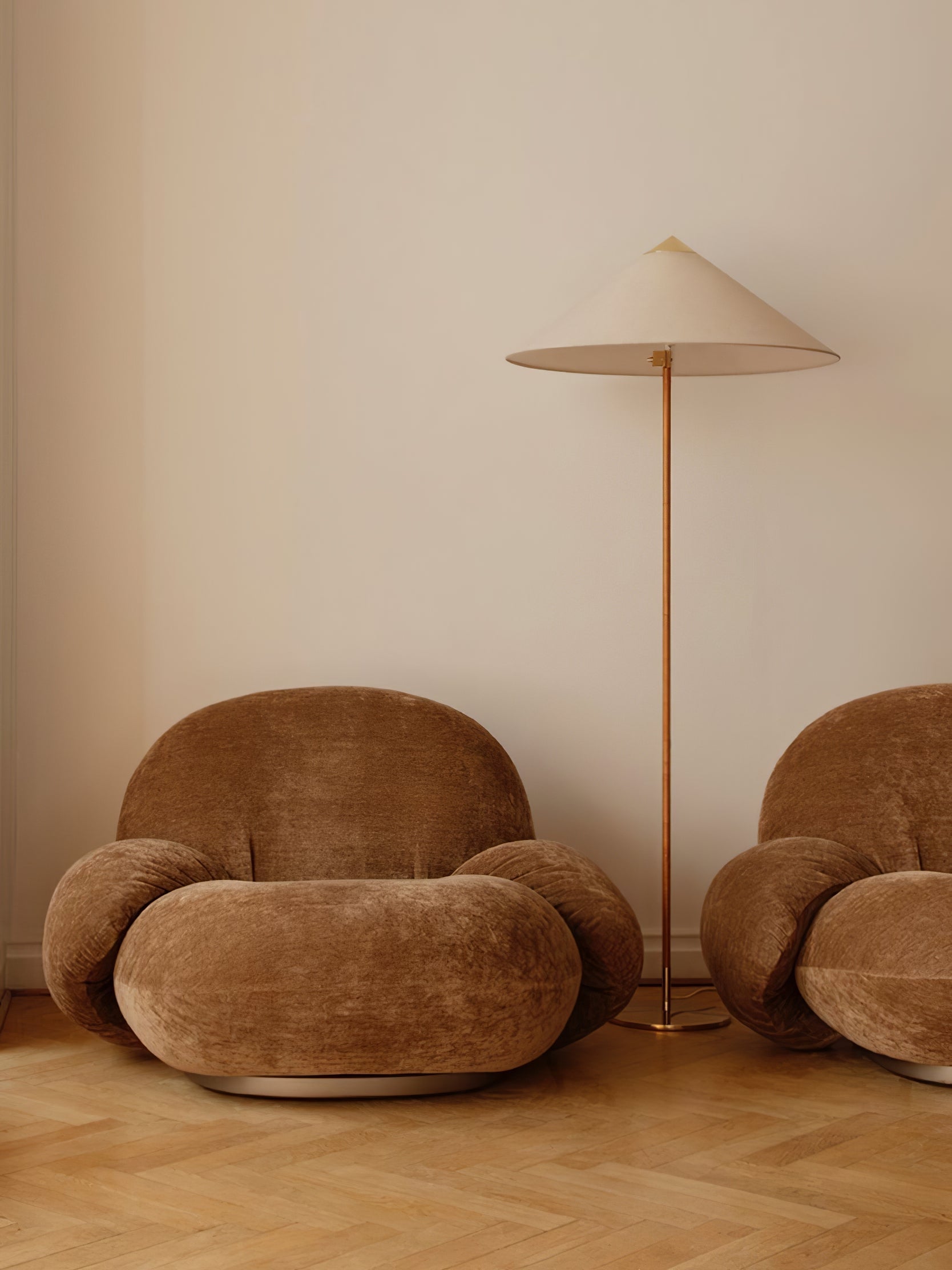 Modern Chinese Hat Floor Lamp - Stylish Rattan Shade for Living Room, Bedroom & Office Decor - Perfect for Cozy Ambiance and Reading Nook Lighting