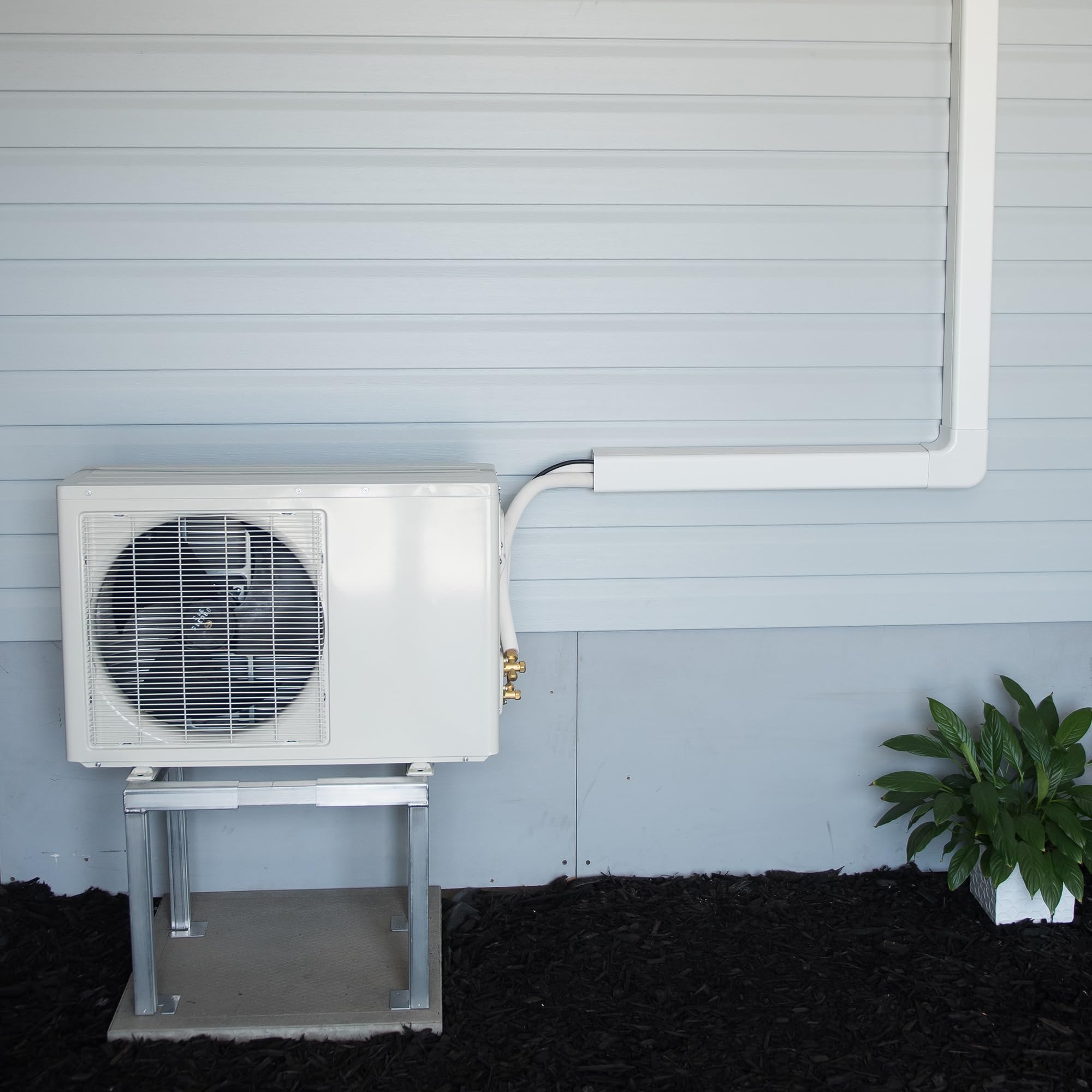 Heavy Duty Aluminum Heat Pump Stand for Outdoor Units - 500 lb Capacity, Adjustable 61x96 cm, 43 cm Height - Vibration Dampening AC Stand for Heat Pumps & Air Conditioners - Perfect for Backyard, Patio, and Rooftop Installations