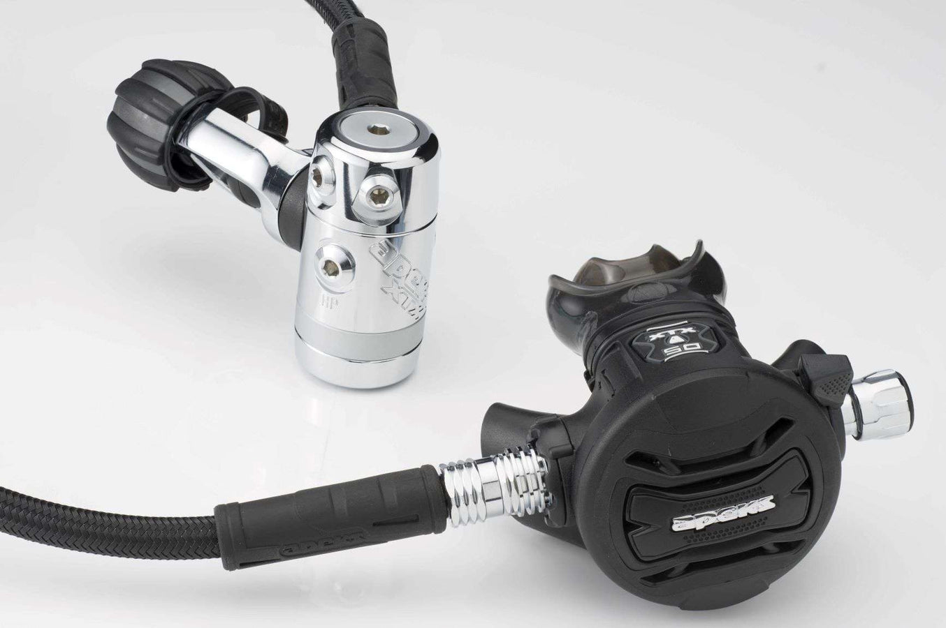 Apeks XTX50 Scuba Diving Regulator - First & Second Stage Diving Equipment for Professional Divers | Perfect for Deep Sea Exploration and Underwater Adventures