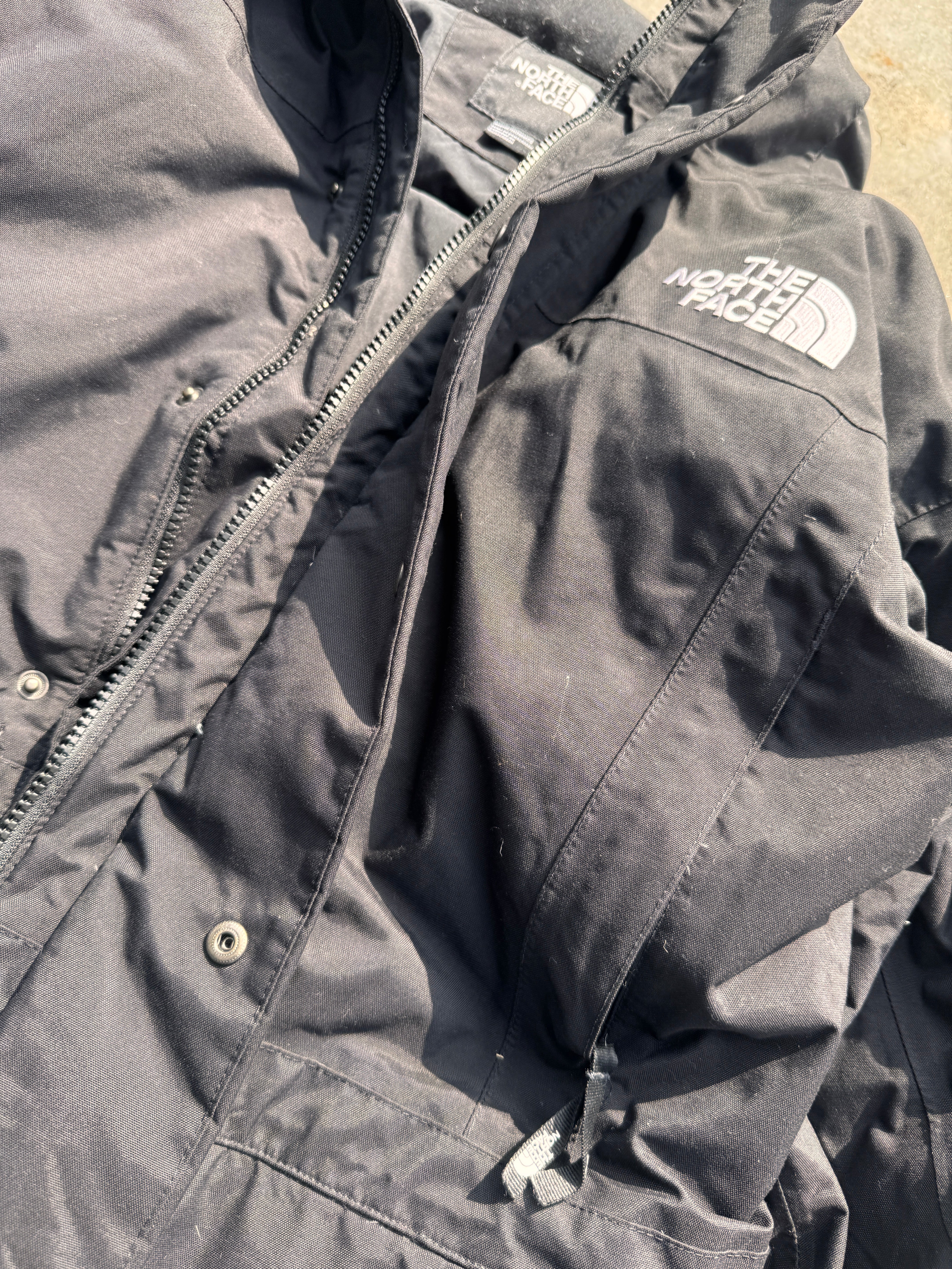 The North Face Women's S Size Puffer Jacket - Lightweight Warm Winter Coat for Outdoor Activities & Daily Wear