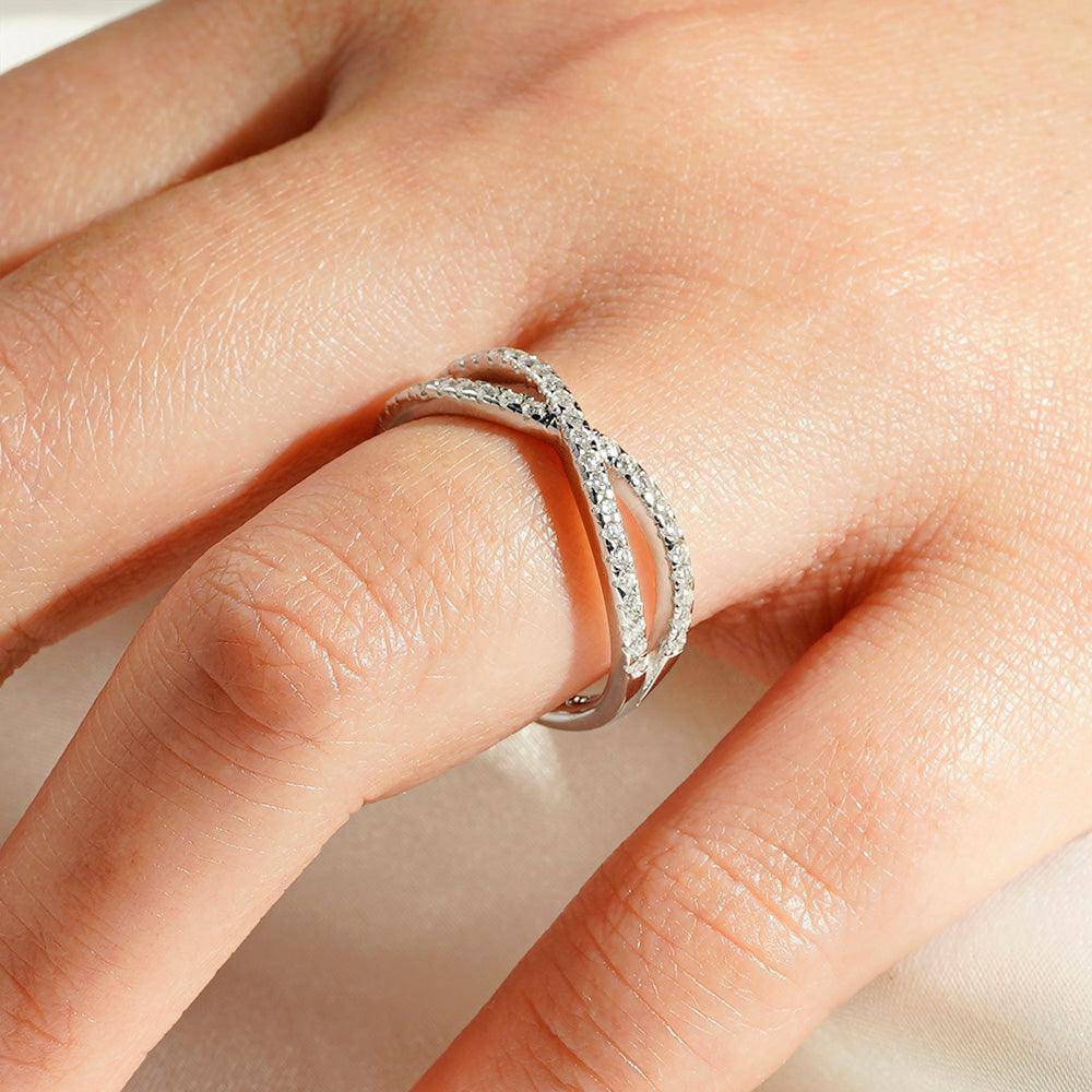Infinity Twisted Band Moissanite Ring for Women - 14K White Gold Wedding, Engagement & Anniversary Jewelry Gift - Perfect for Romantic Occasions & Special Celebrations