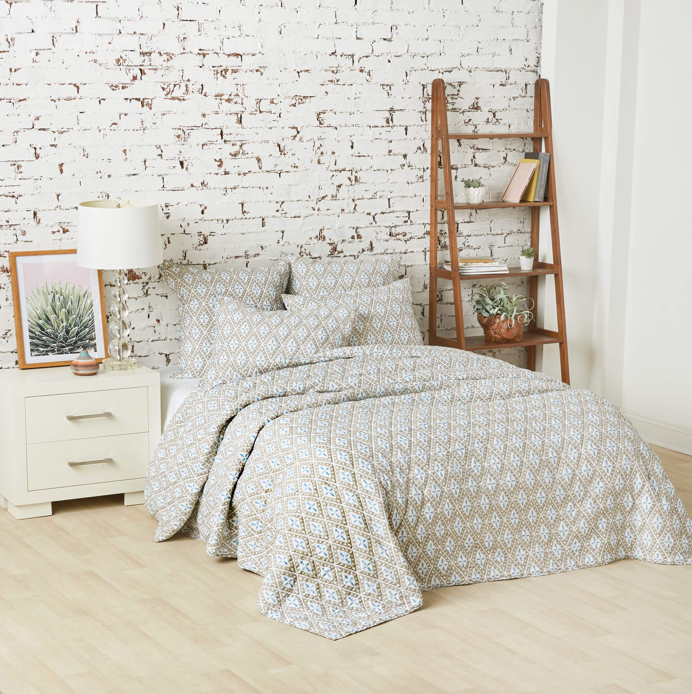 Carol & Frank Liam Sky Full/Queen Quilt Set - Light Blue Bedding for Cozy Comfort | Perfect for Master Bedroom, Guest Room & Dorm Decor