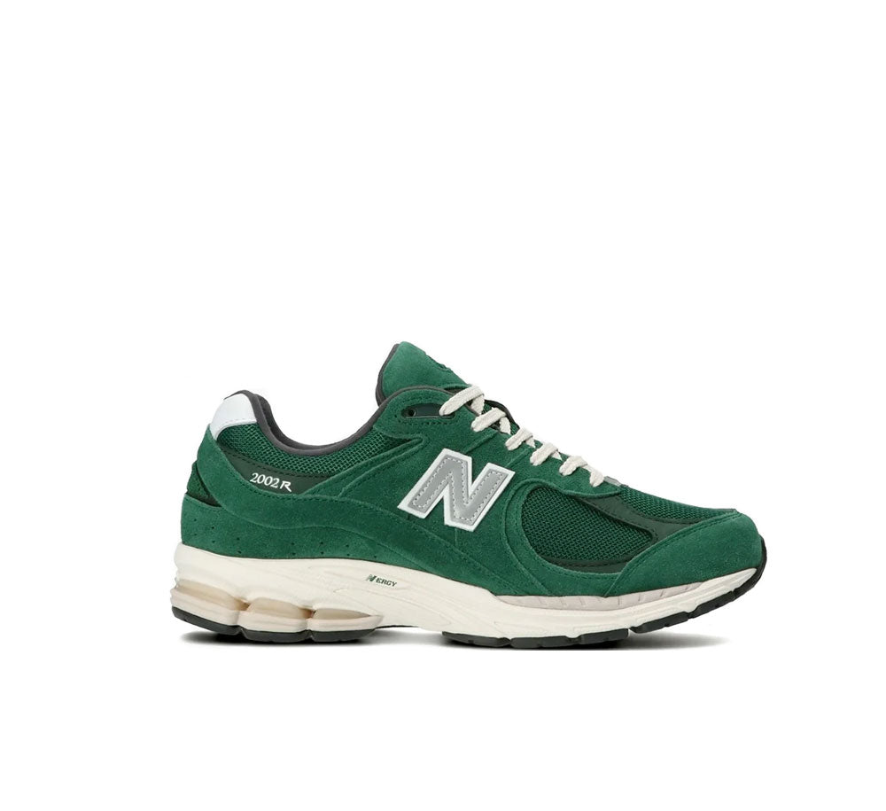 New Balance 2002R Sneakers for Men & Women - Lightweight Running Shoes for Gym, Workout & Casual Wear - Perfect for Walking, Jogging & Everyday Comfort