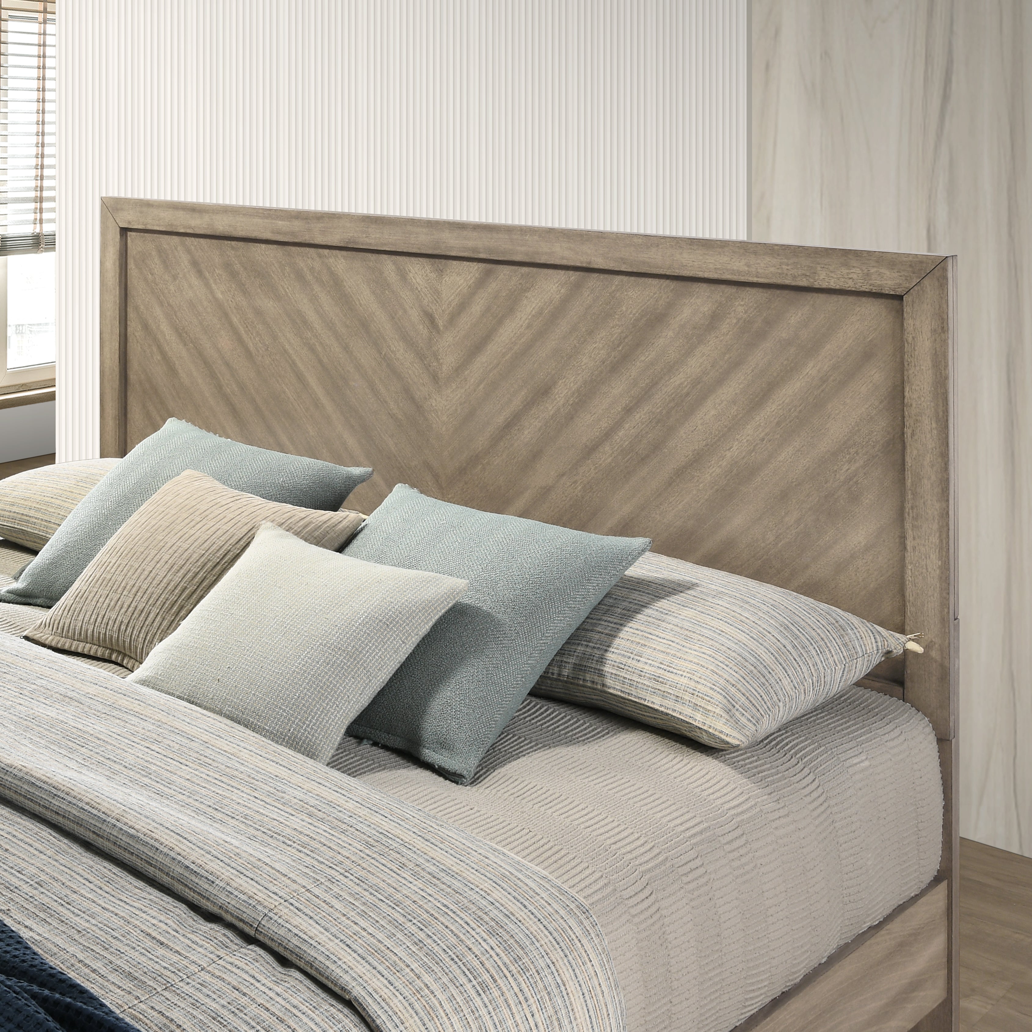 Roundhill Furniture Arena Contemporary Wood Bedroom Set - Queen Size Bed, Nightstand & Dresser in Antique Gray Finish | Modern Farmhouse Bedroom Decor for Master & Guest Rooms