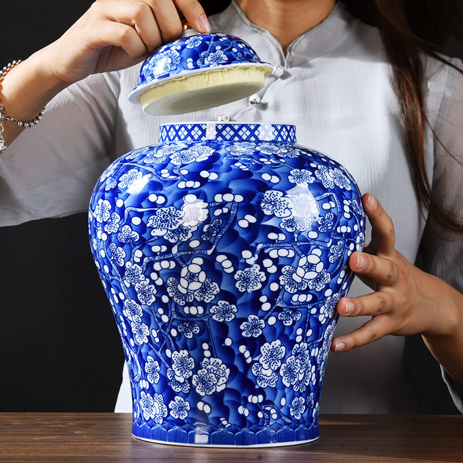 Antique Ming Style Ceramic Ginger Jar Vase - Floral Porcelain Temple Jar for Home Decor, 12