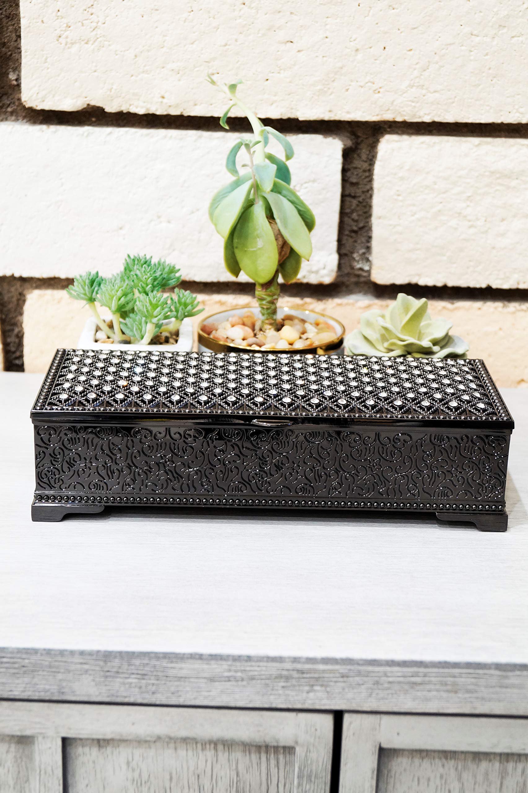 Elegant Black Velvet Jewelry Box for Rings, Necklaces & Trinkets - Perfect for Gift Giving, Wedding Proposals & Jewelry Storage