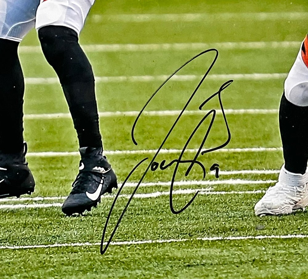 Joe Burrow Autographed 16x20 Cincinnati Bengals Photo - Limited Edition NFL Memorabilia - Perfect for Sports Collectors, Man Cave Decor, and Bengals Fans Gifts