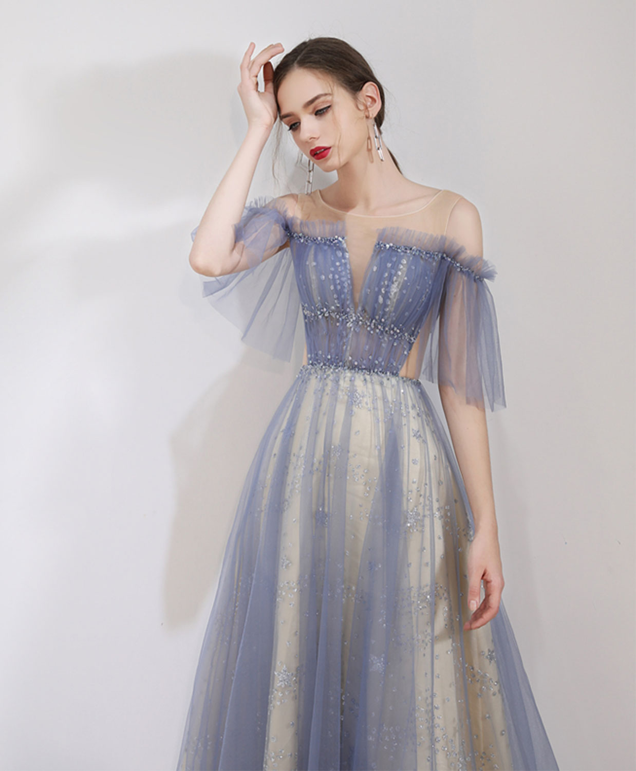 Elegant Blue Tulle Lace Round Neck Long Prom Dress for Women - Perfect for Evening Gowns, Formal Dances & Special Occasions