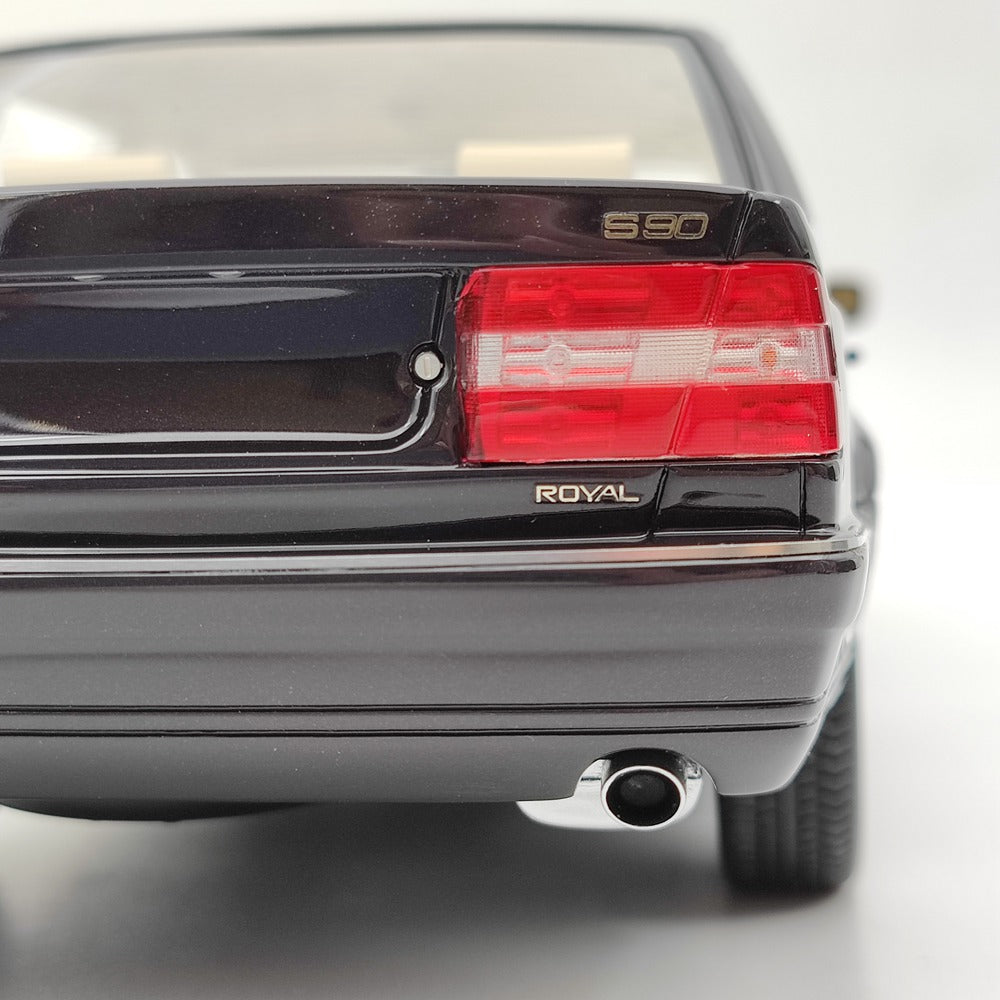 1/18 Scale Volvo S90 Royal Level 3 1998 Blackberry Resin Model Car - Purple Collectible Toy Car Gift for Adults & Kids | Display, Collection, Birthday Present