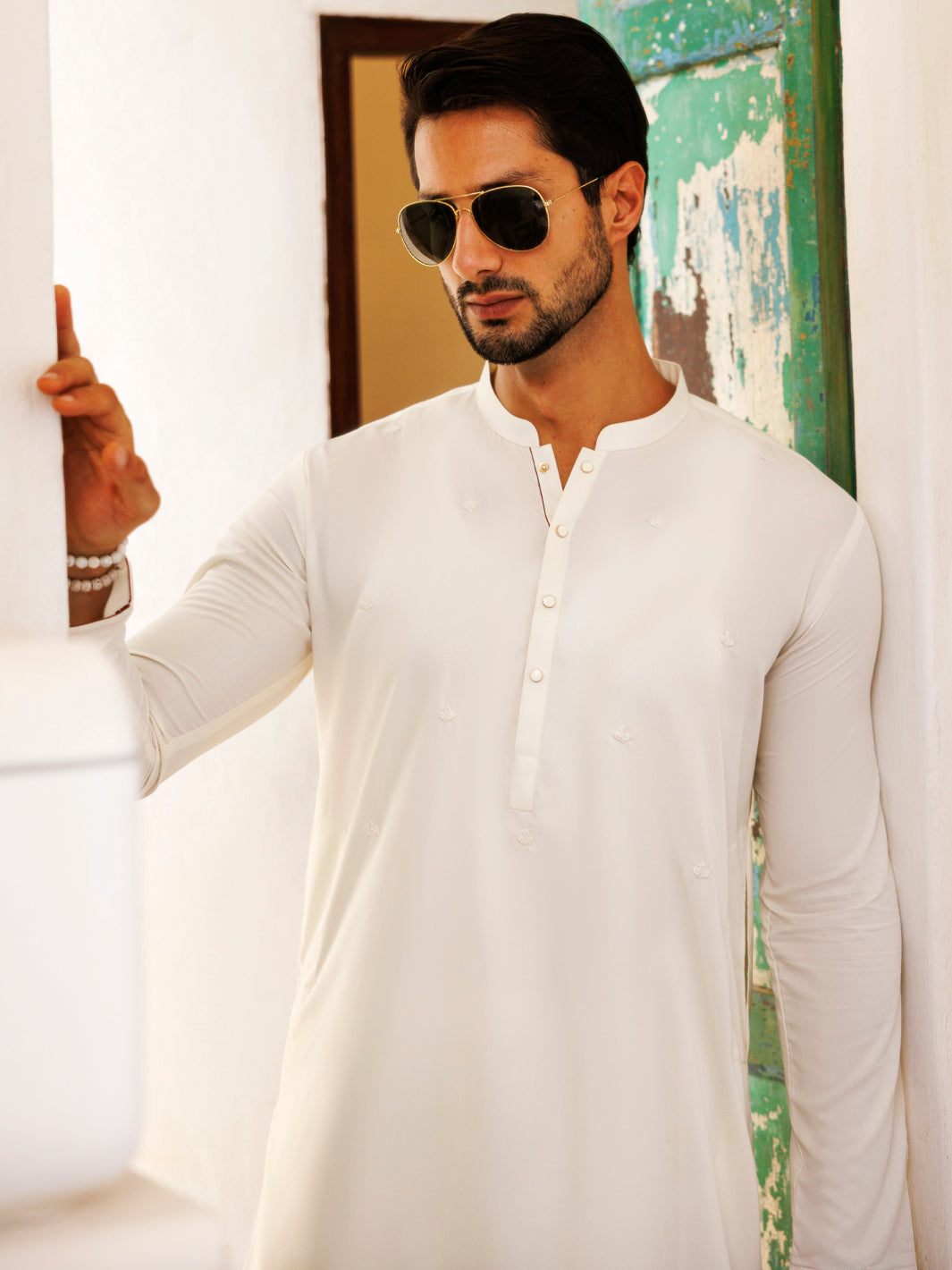 Stylish Blended Off White Kurta for Women - Comfortable & Trendy Ethnic Wear - Perfect for Festivals, Weddings, and Casual Outings