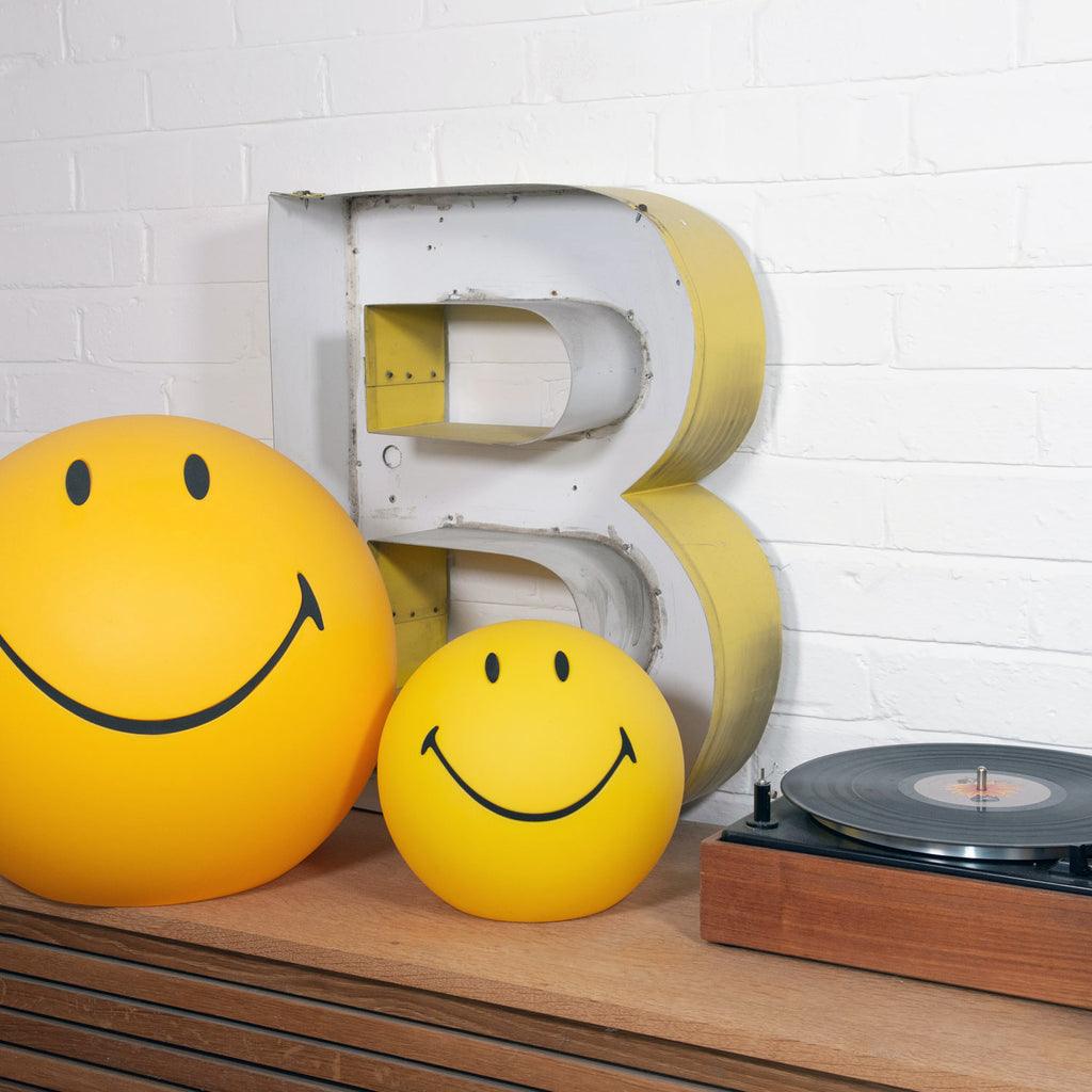 Smiling Table Lamp - Modern LED Night Light for Bedroom, Living Room, and Office - Perfect for Reading, Decor, and Relaxation