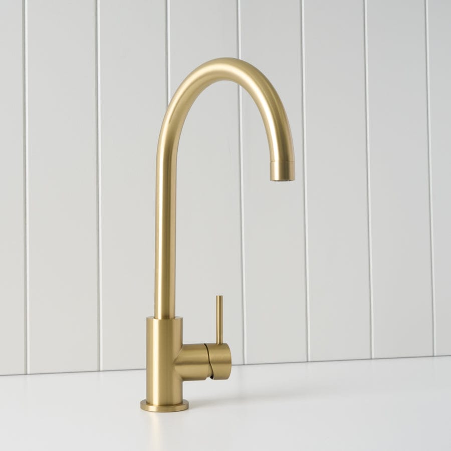 Sydney Round Kitchen Mixer Faucet in Brushed Brass Finish - Modern Pull-Down Sprayer for Sink, Perfect for Cooking, Washing Dishes & Kitchen Cleaning