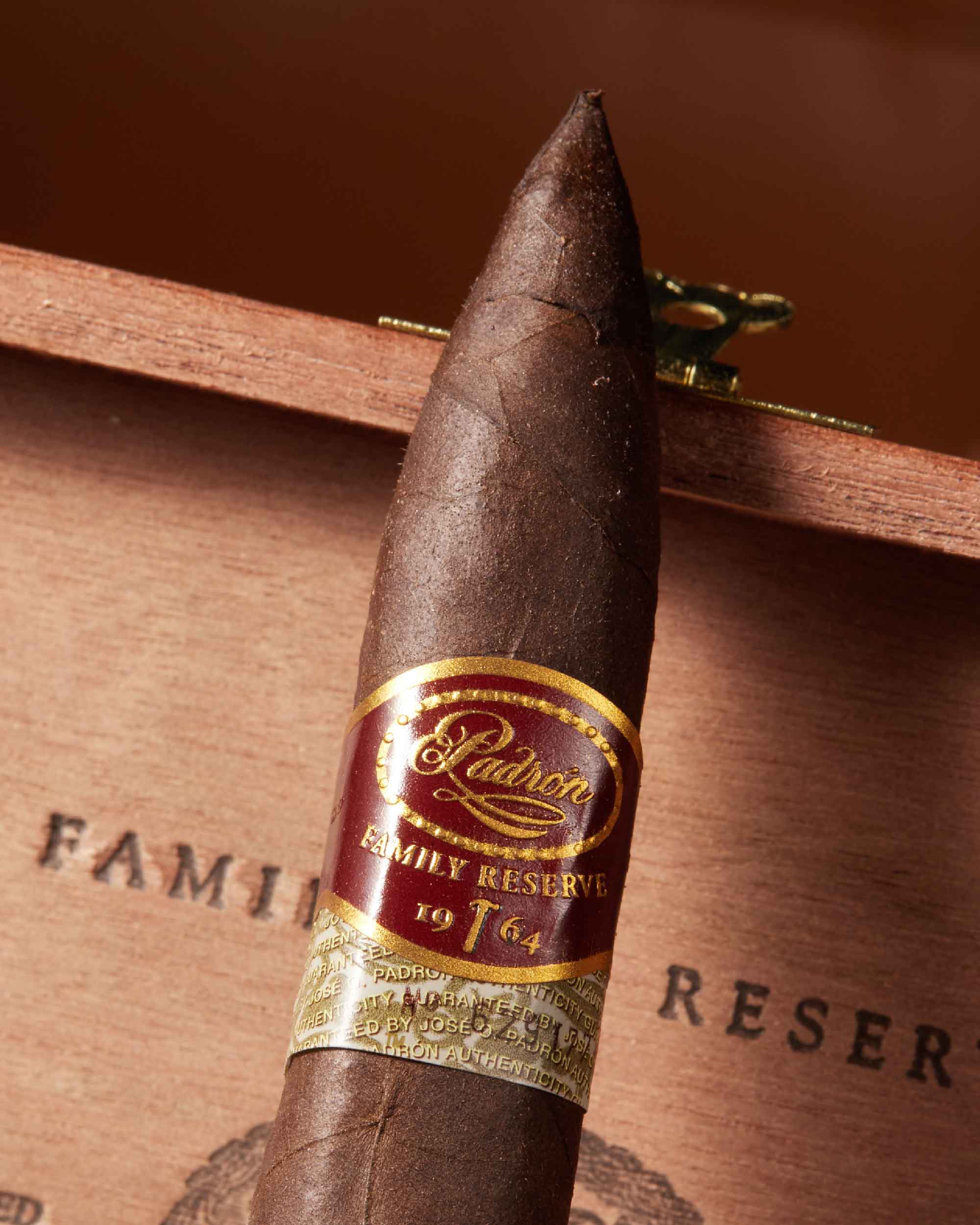 Padrón Family Reserve 44 Maduro Cigar - Premium Handmade Nicaraguan Cigar for Special Occasions & Gifts