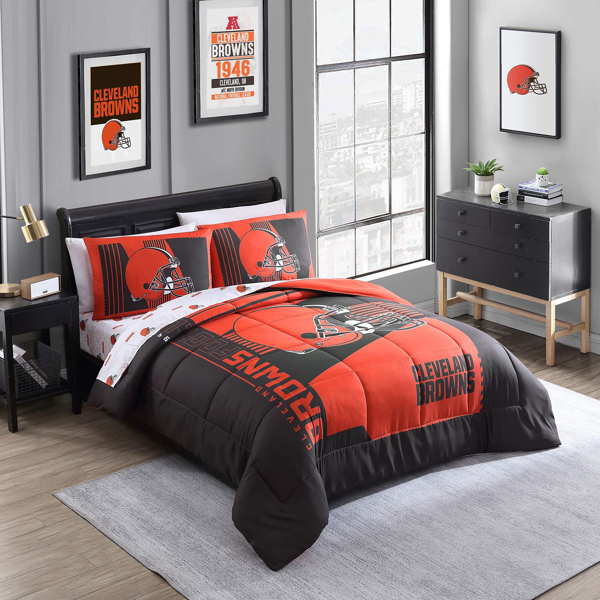 CS CATHAYSPORTS NFL Team Logo Unisex Bed in a Bag Set - 4-Piece Comforter Set with Pillow Shams, Perfect for Game Day Decor & Fan Bedrooms