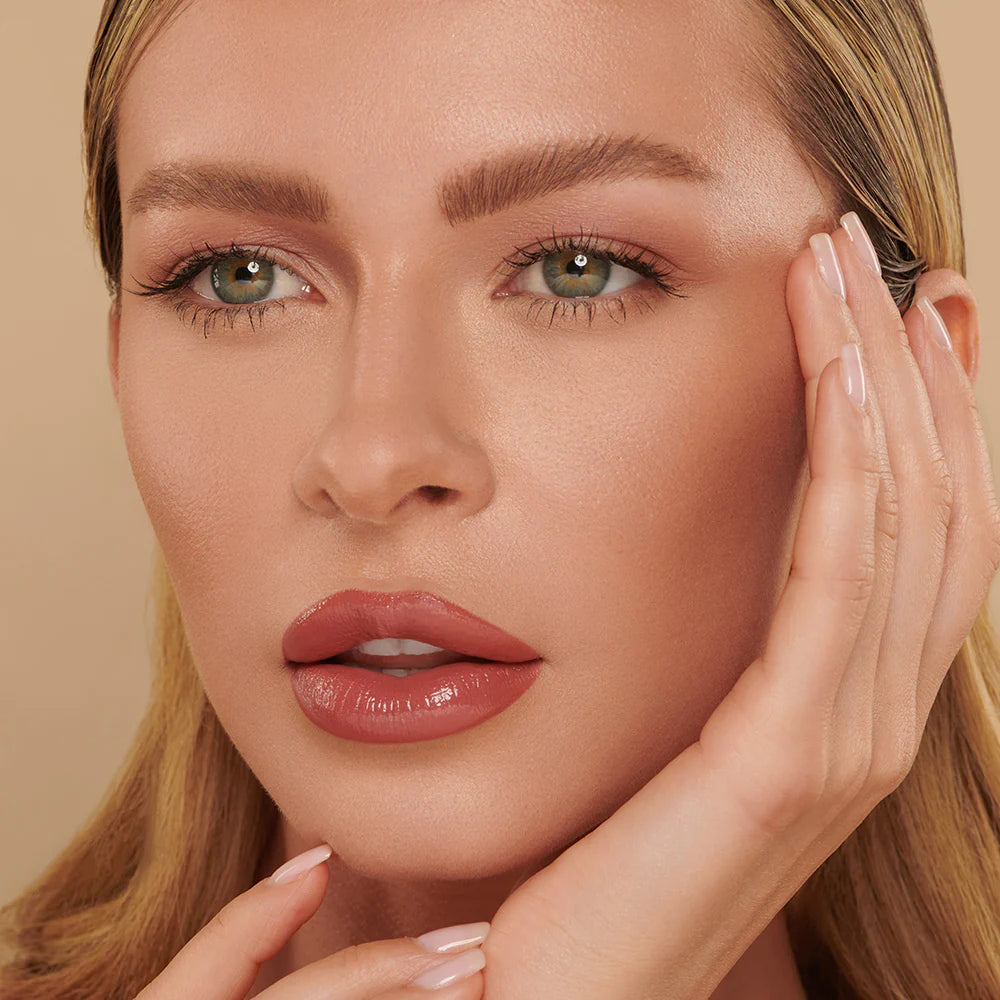 Anna Marti Cosmetics Velvet Lip Gloss - Hydrating Matte Liquid Lipstick, Long Lasting & Non-Sticky, Vegan & Cruelty Free (Perfect for Date Night, Parties & Everyday Wear)