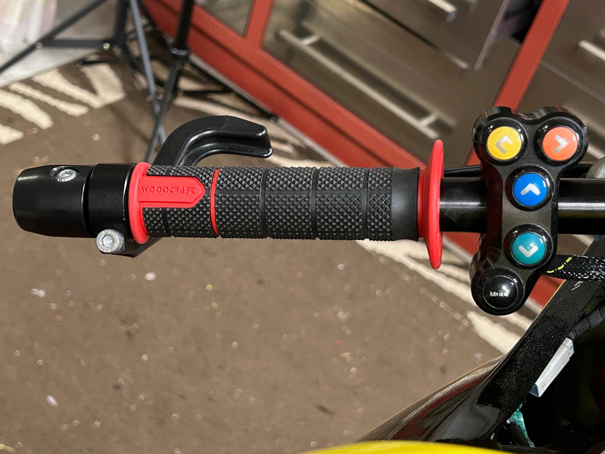 Premium 18 010x Woodcraft SB1 Motorcycle Grips - High-Performance Handlebar Grips for Comfort & Control - Ideal for Cruisers, Sport Bikes & Off-Road Riding
