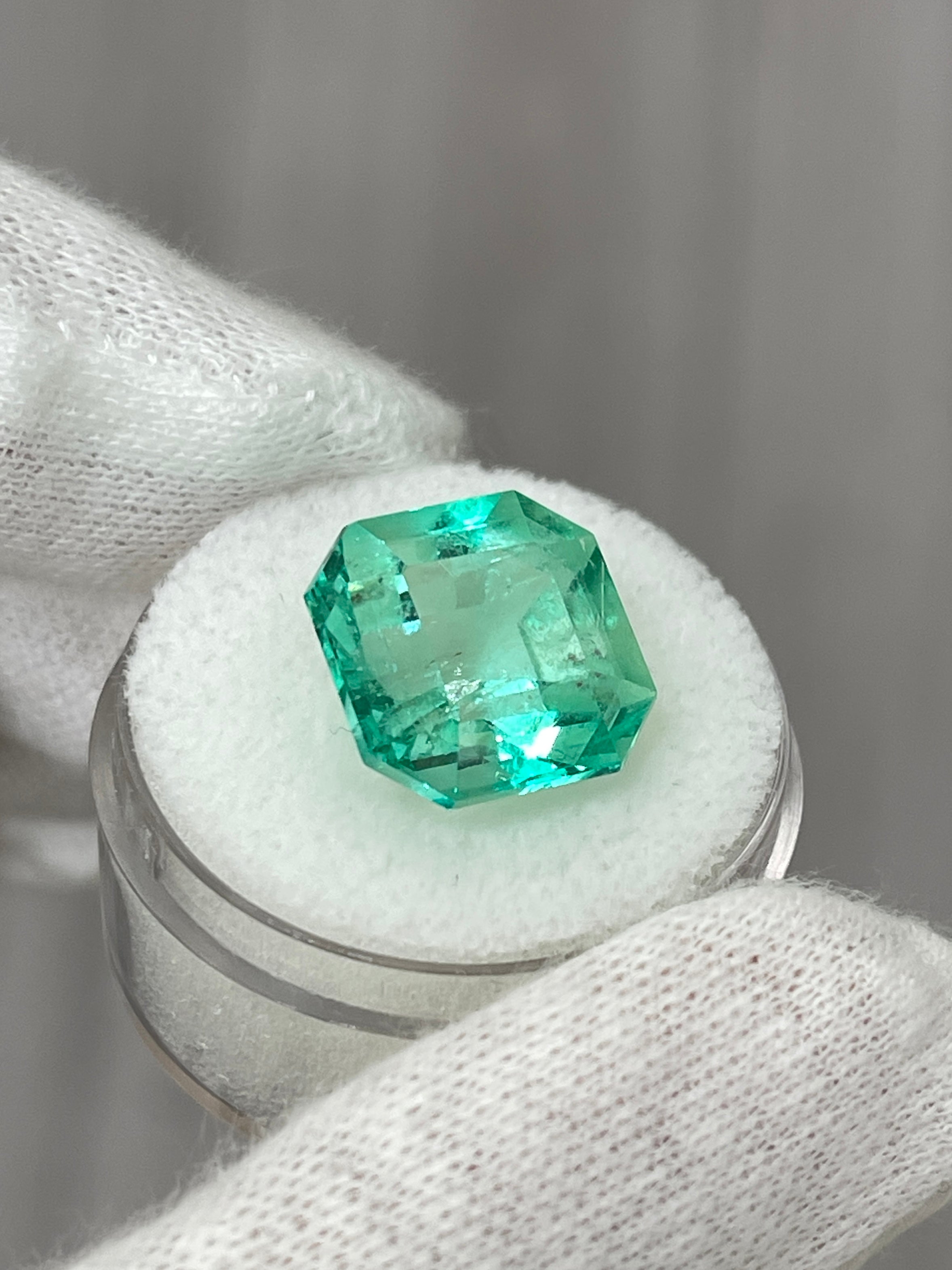 10.49 Carat Natural Colombian Emerald - 13x13mm Asscher Cut Loose Gemstone for Jewelry Making, Engagement Rings & Luxury Gifts
