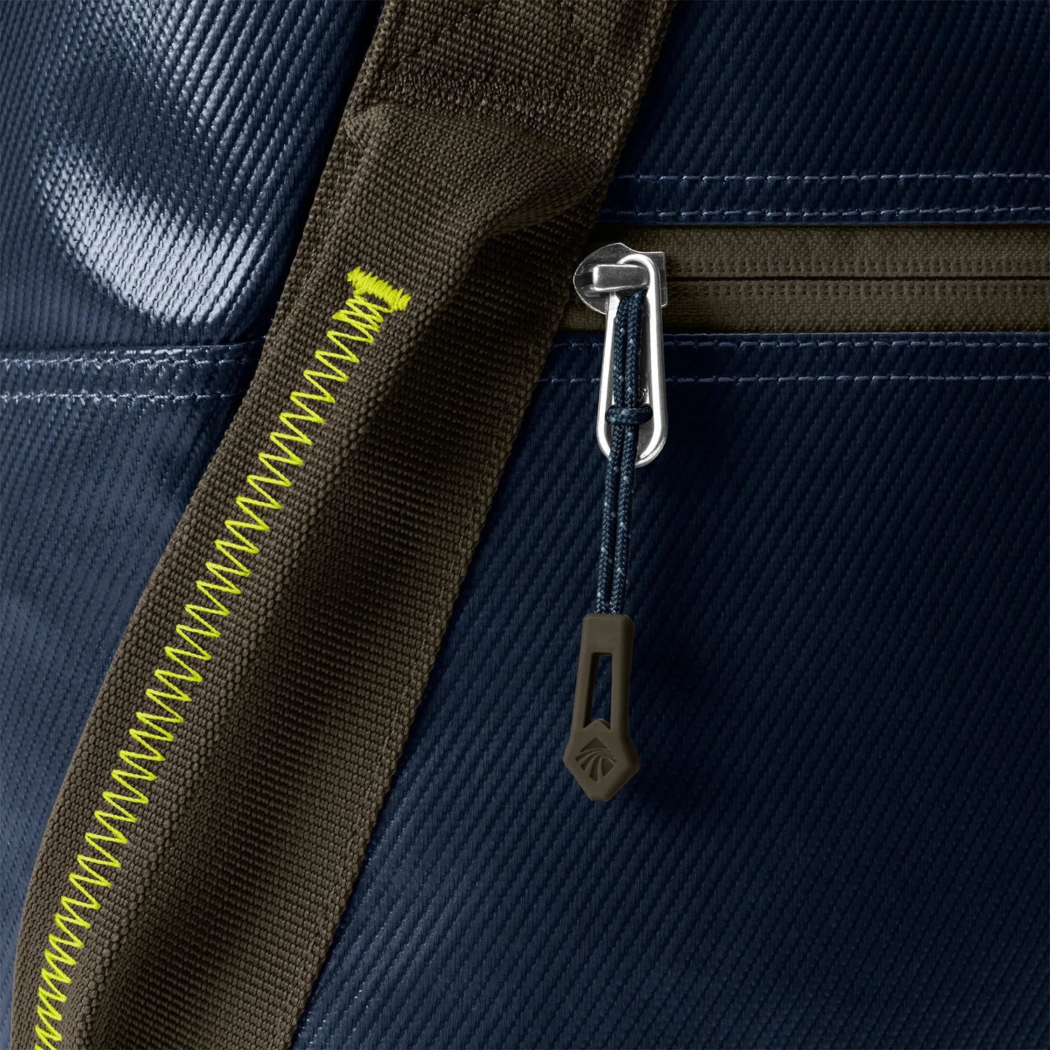 Eagle Creek Migrate Tote Bag - Durable Travel & Gym Tote with Laptop Sleeve - Perfect for Work, Commute & Weekend Getaways