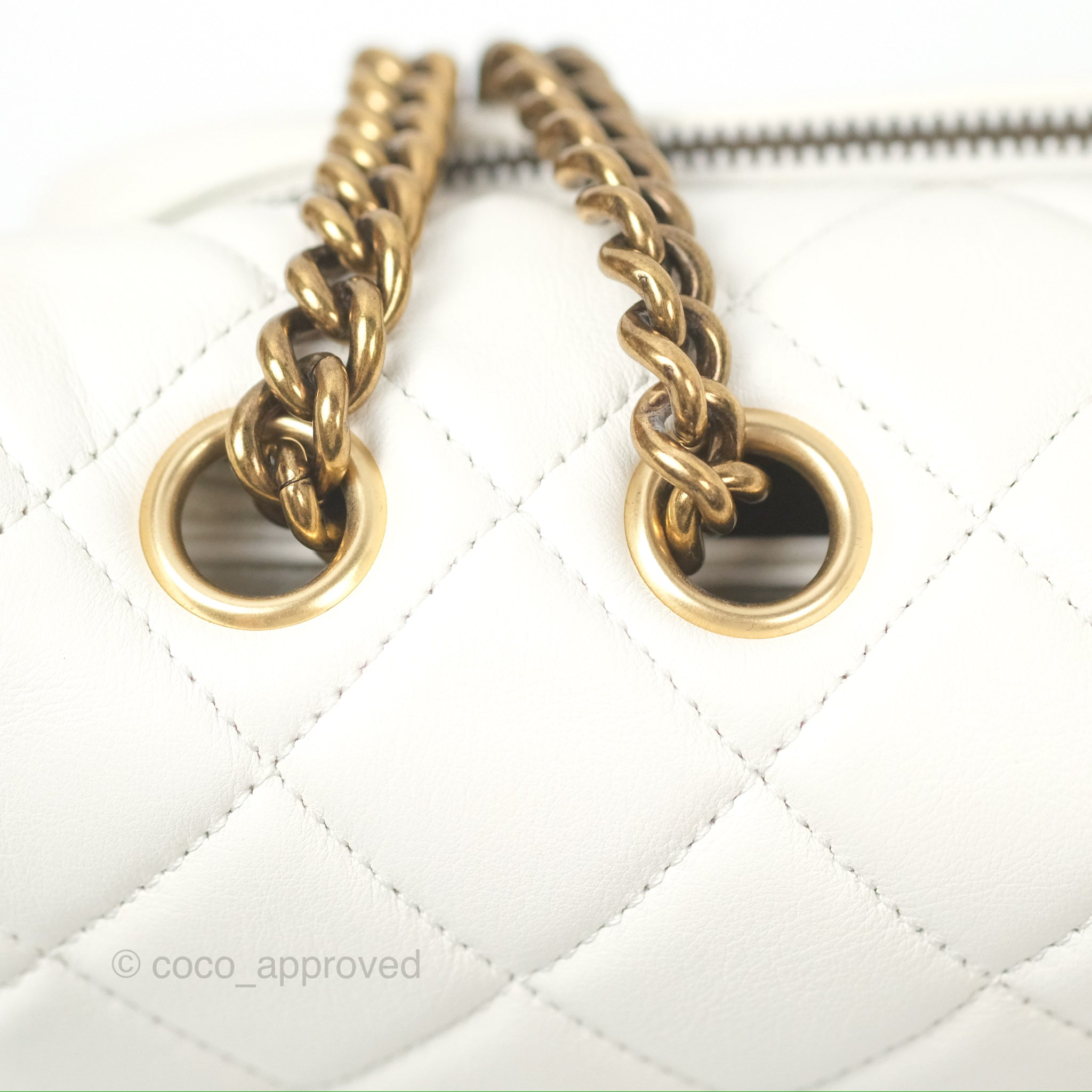 Chanel CC Crown Flap Bag in White Calfskin with Antique Gold Hardware - Luxury Crossbody Purse for Women, Perfect for Evening Events & Date Nights